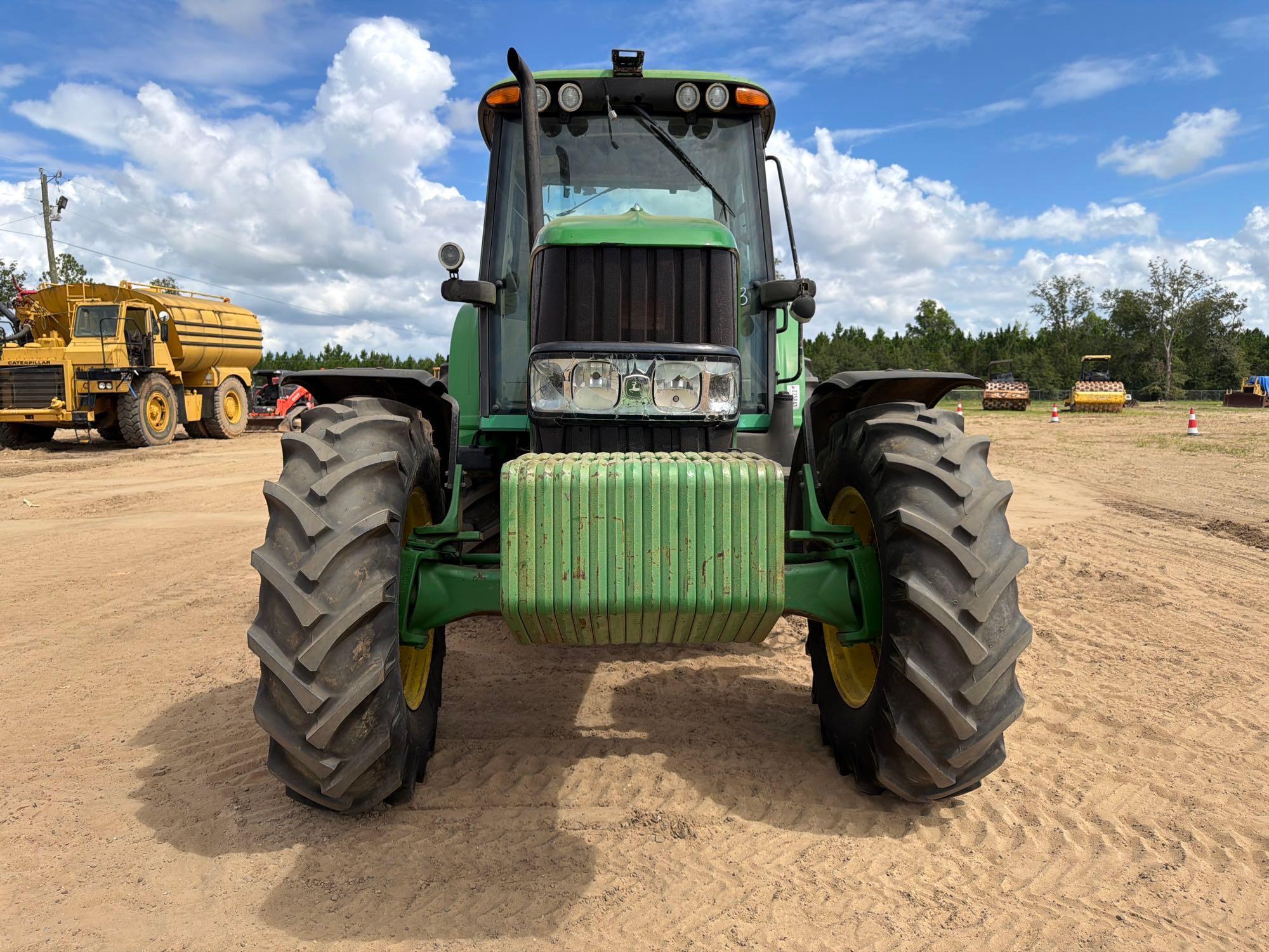 John Deere 7330