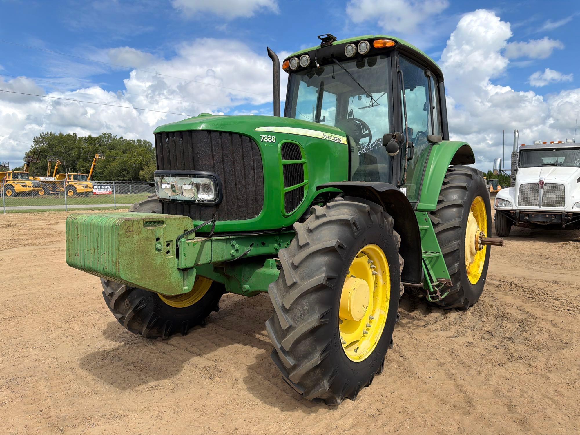 John Deere 7330