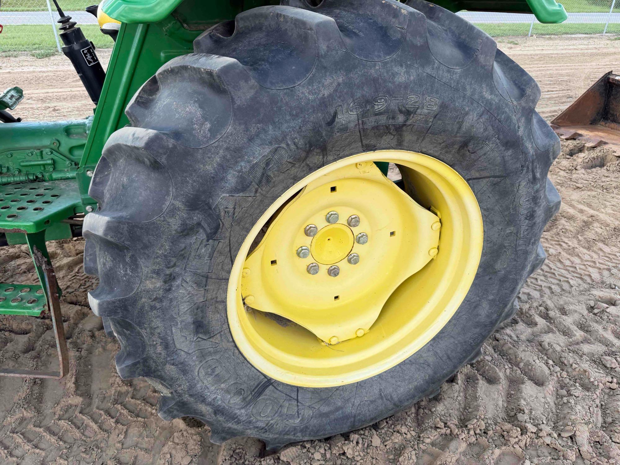 John Deere 5070