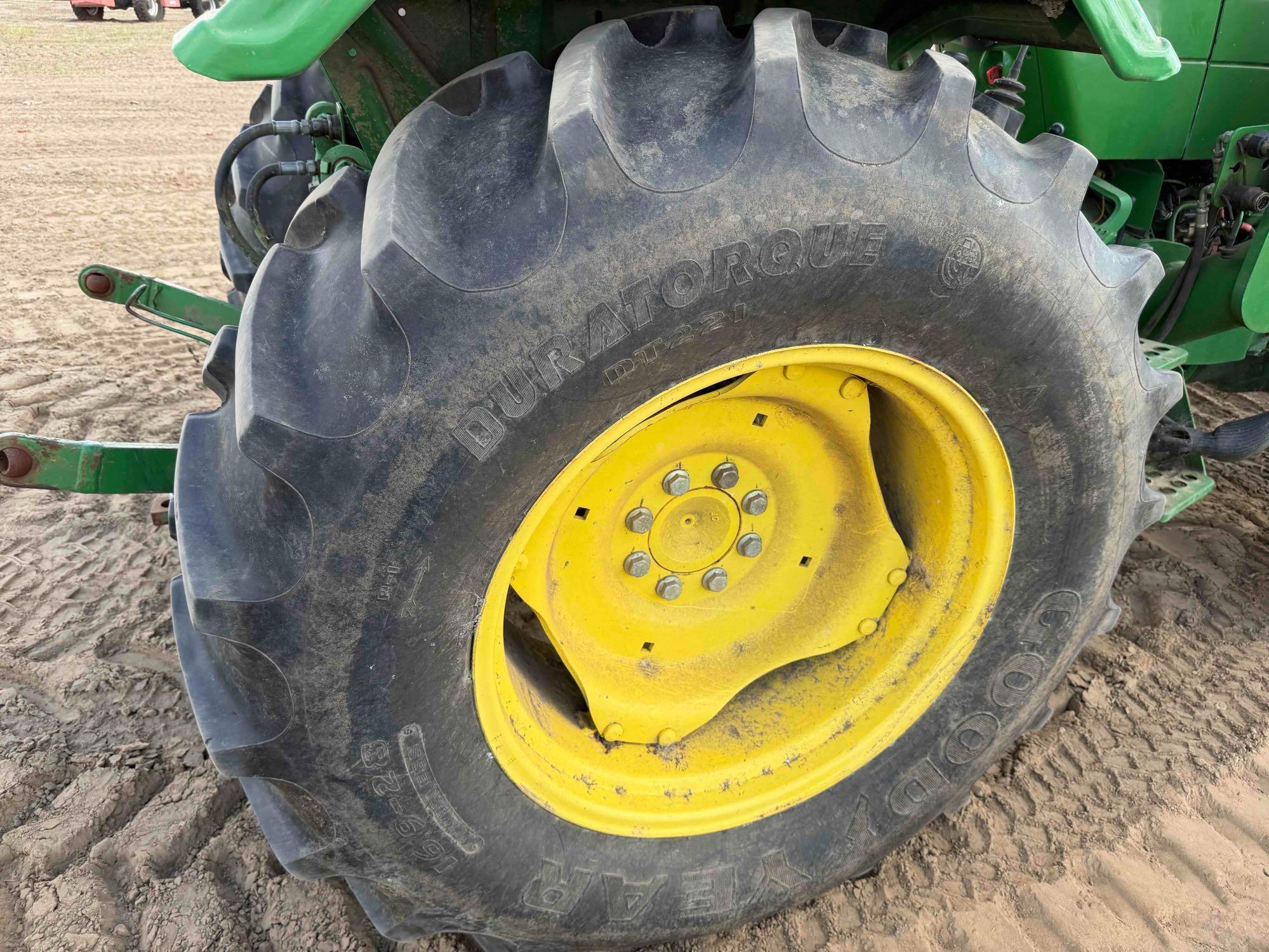 John Deere 5070