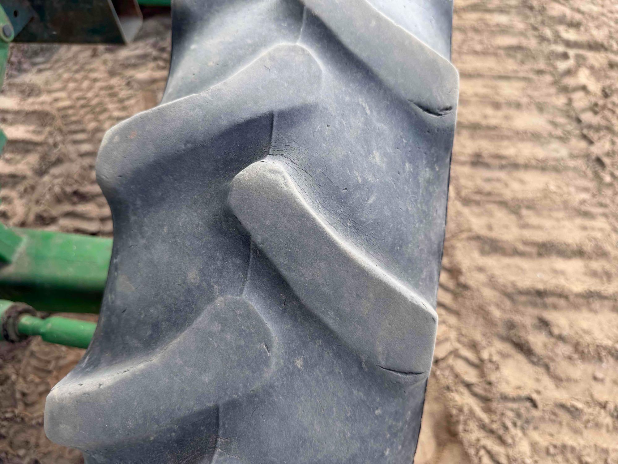 John Deere 5070
