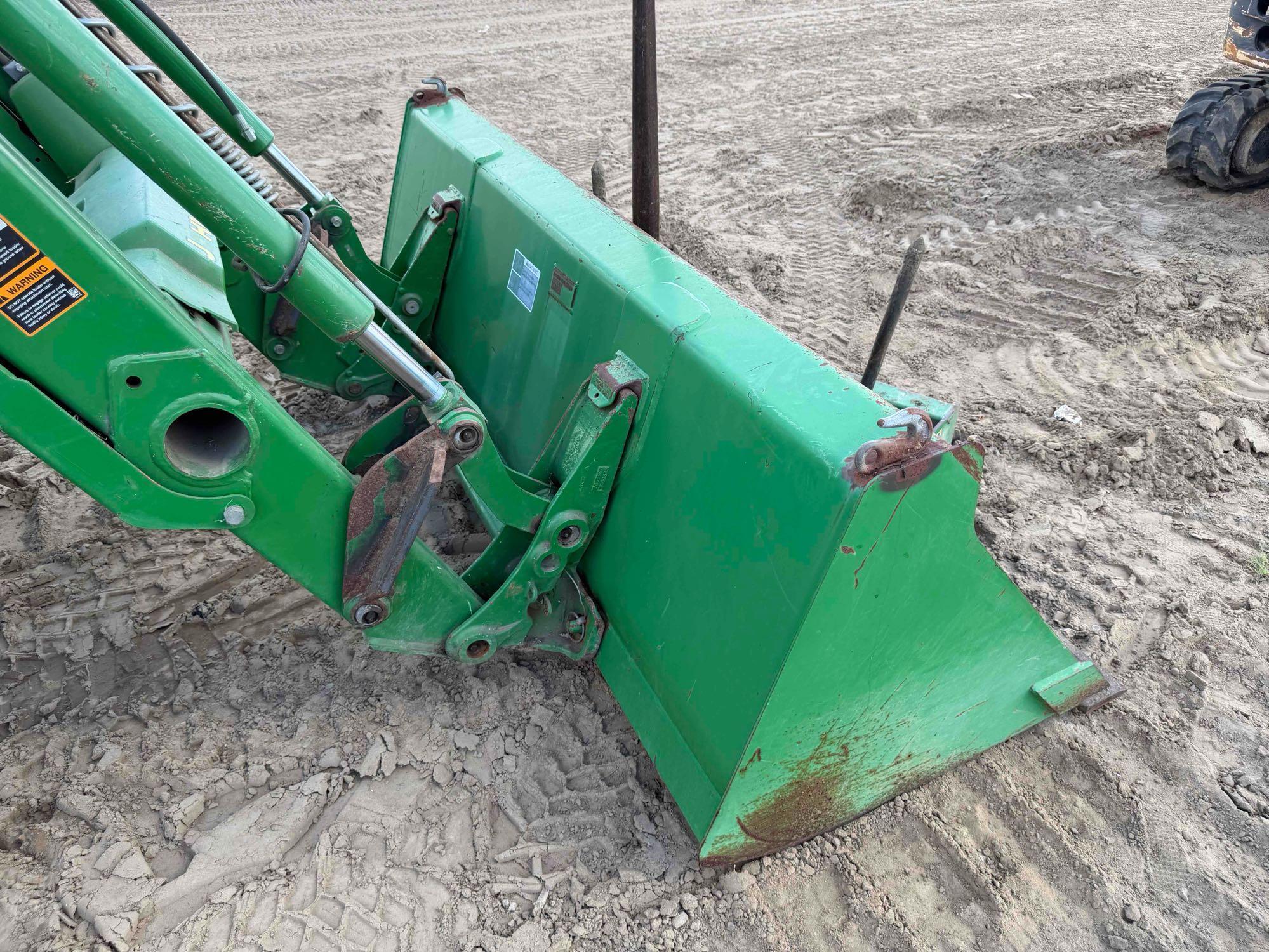 John Deere 5070