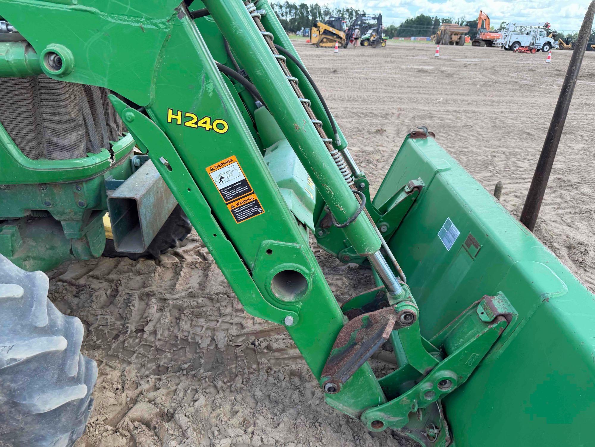 John Deere 5070
