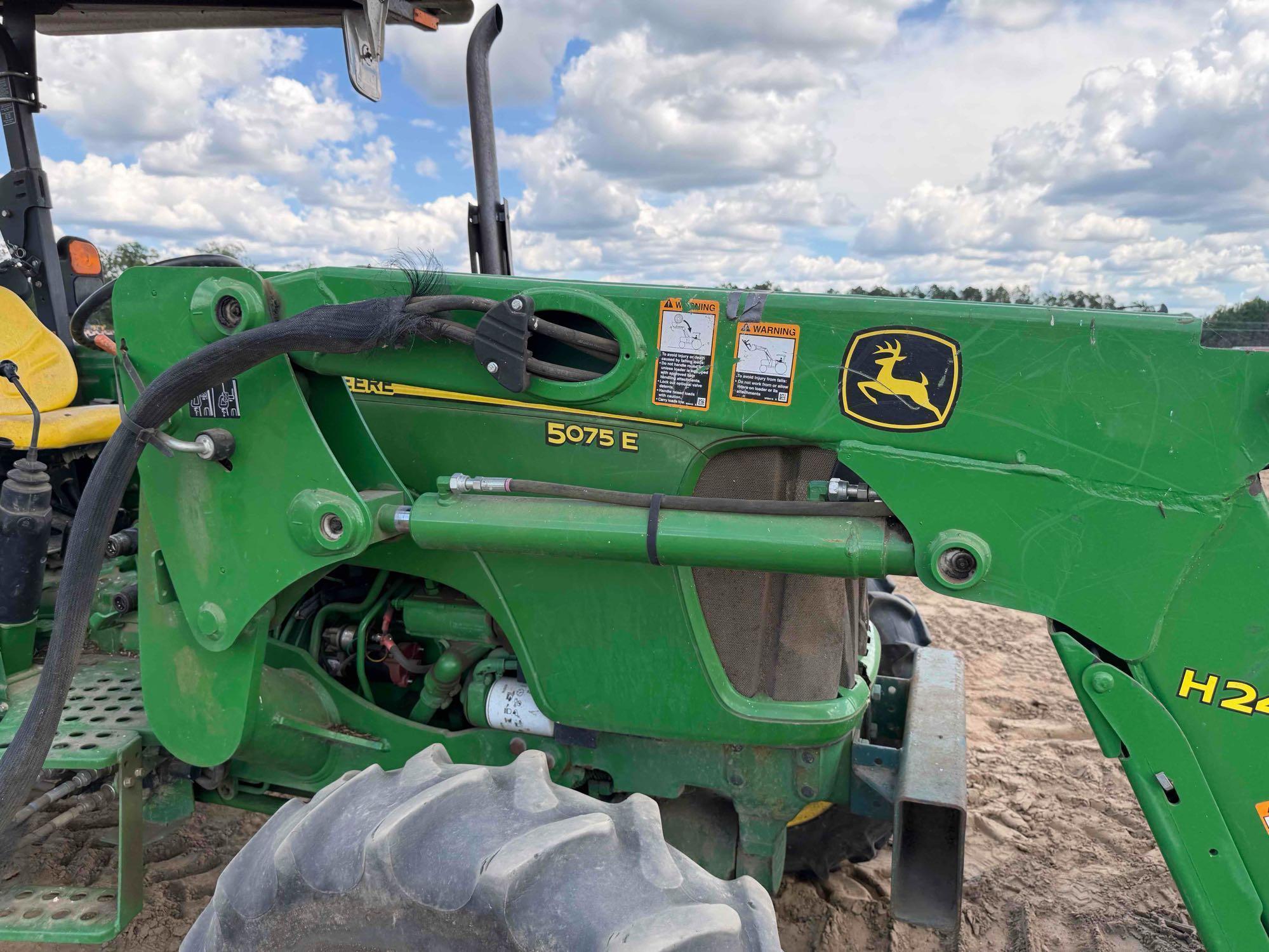 John Deere 5070