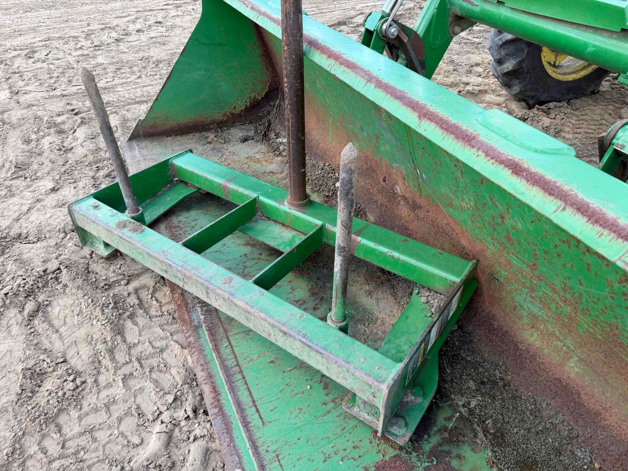 John Deere 5070