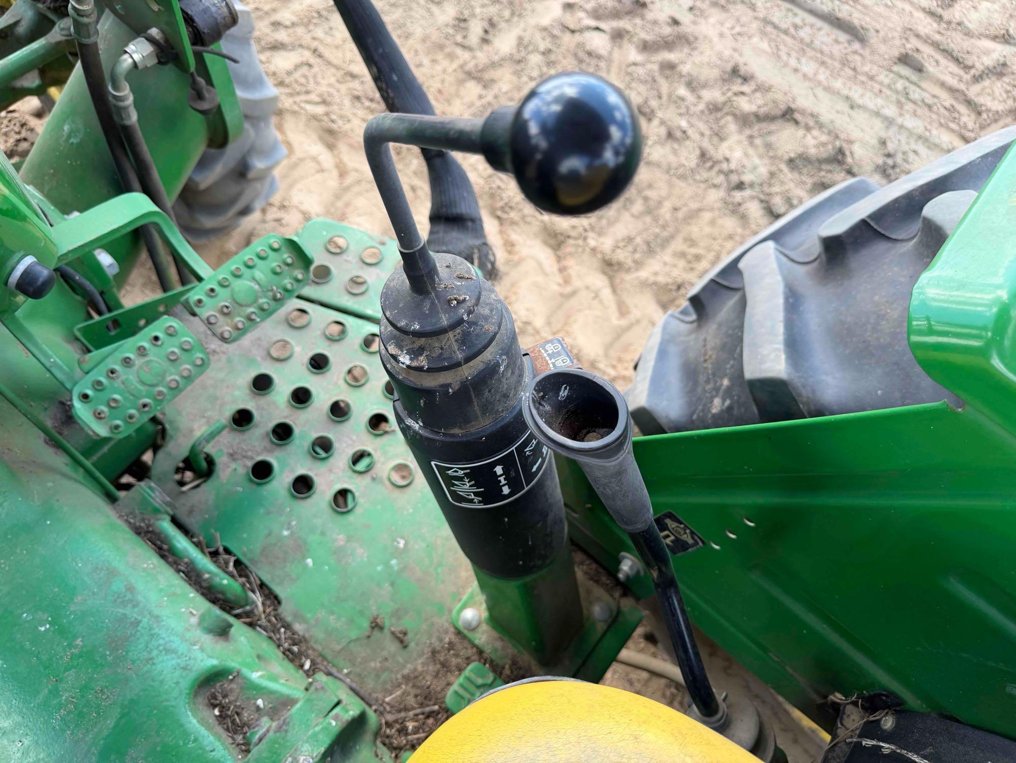 John Deere 5070