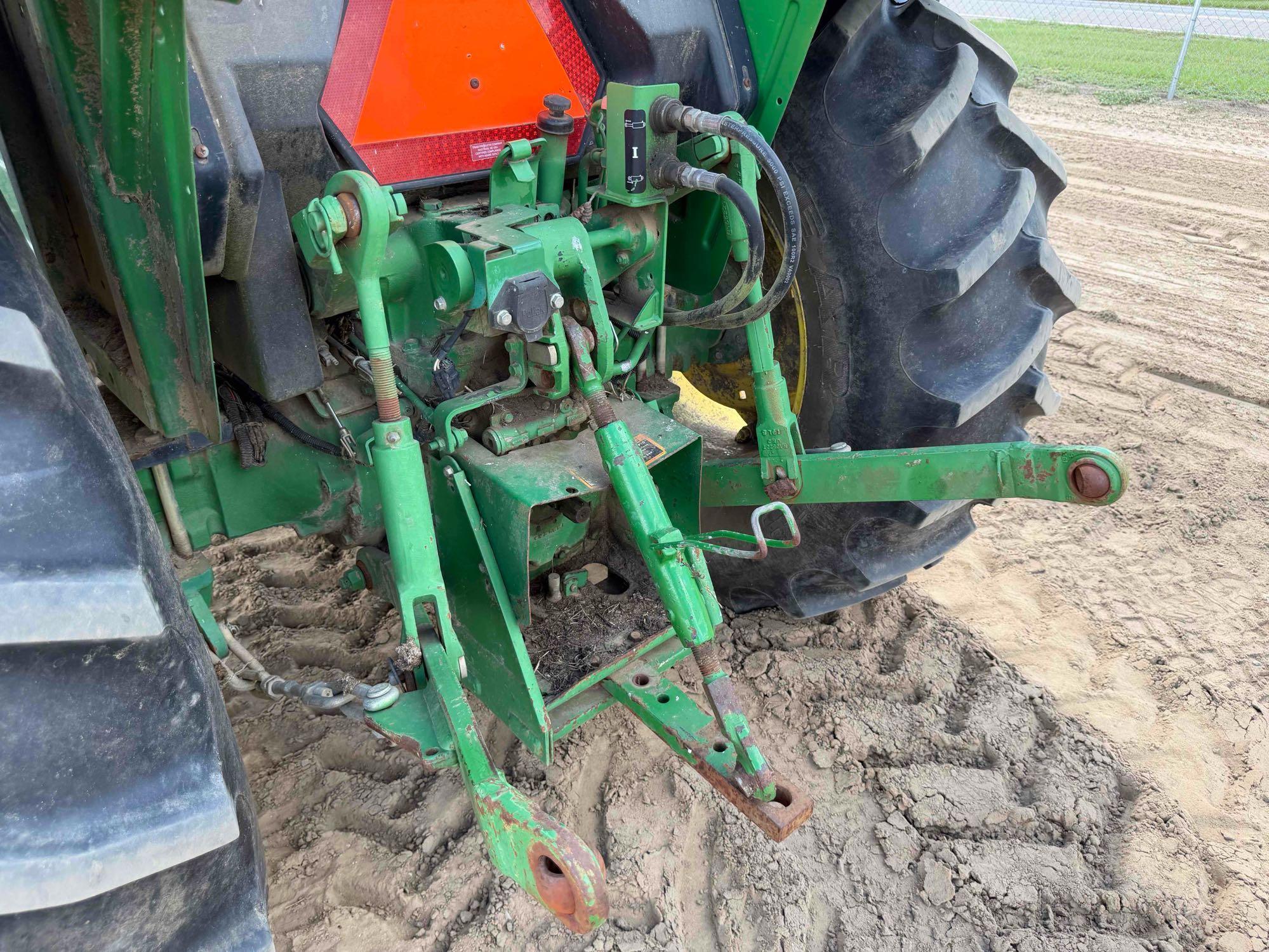 John Deere 5070