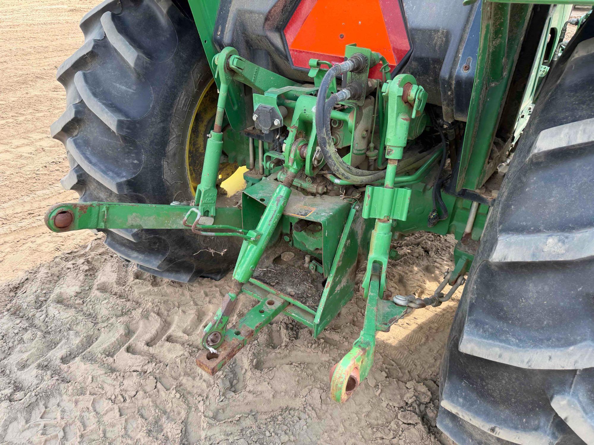 John Deere 5070