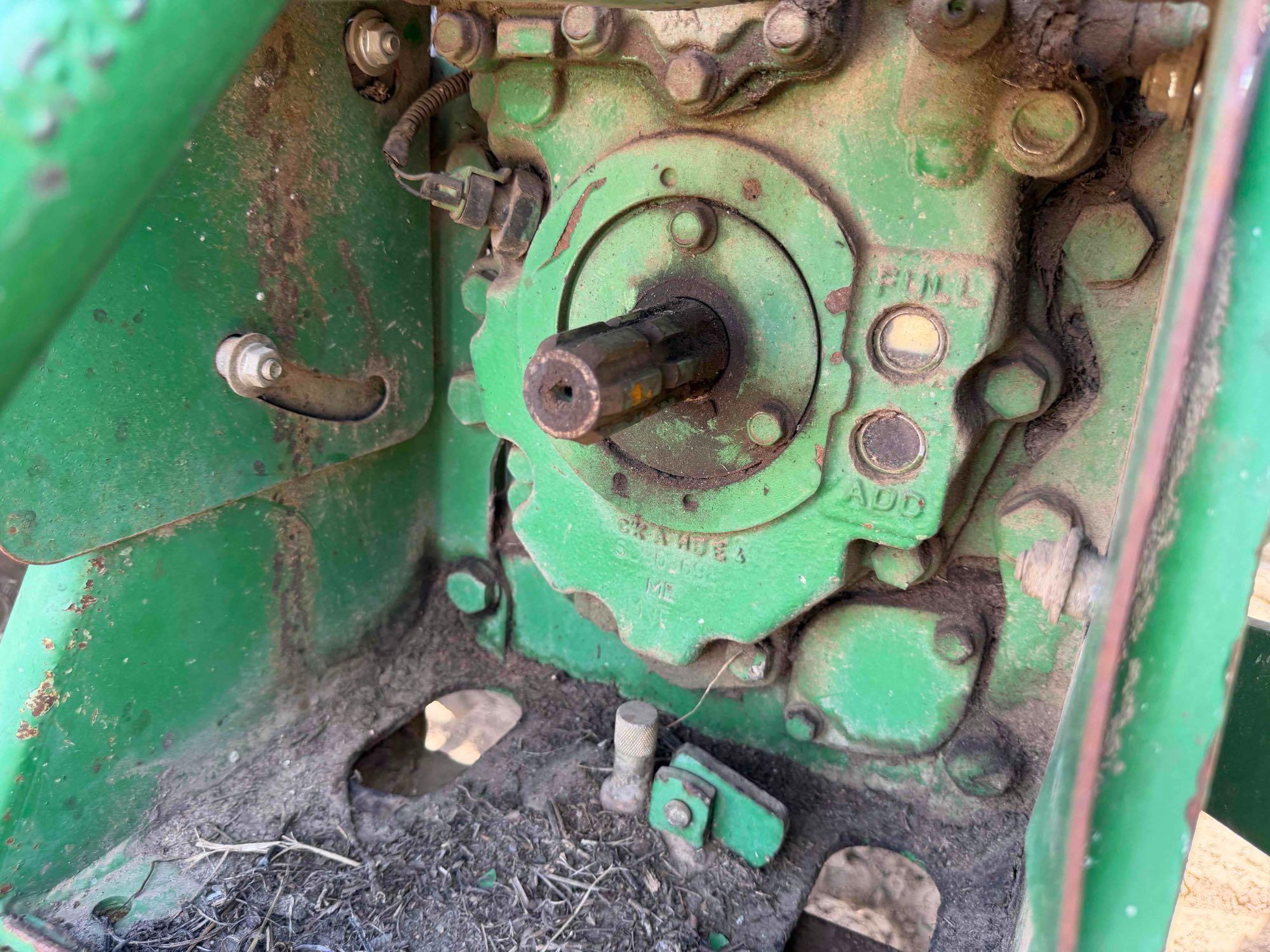 John Deere 5070