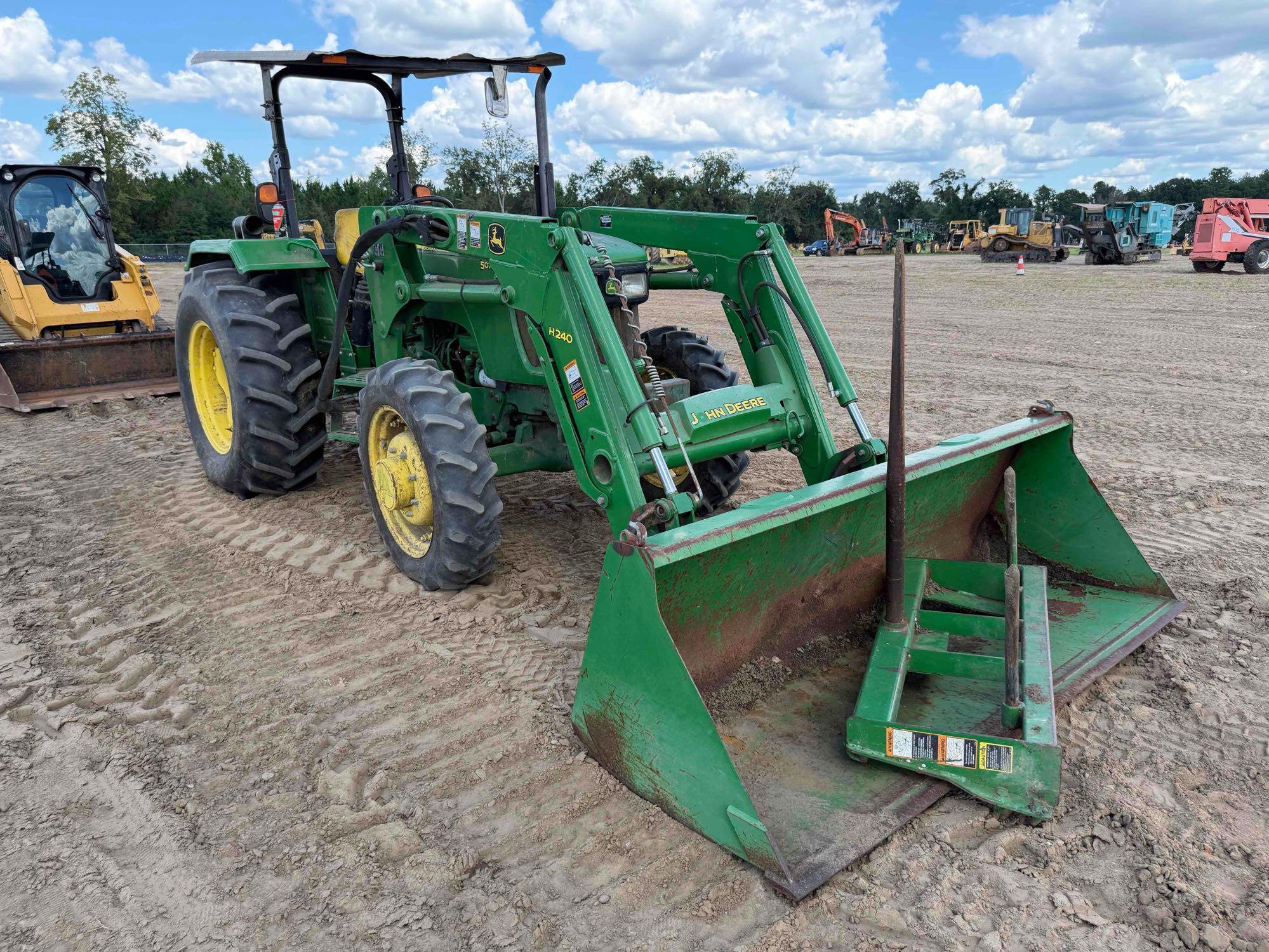 John Deere 5070
