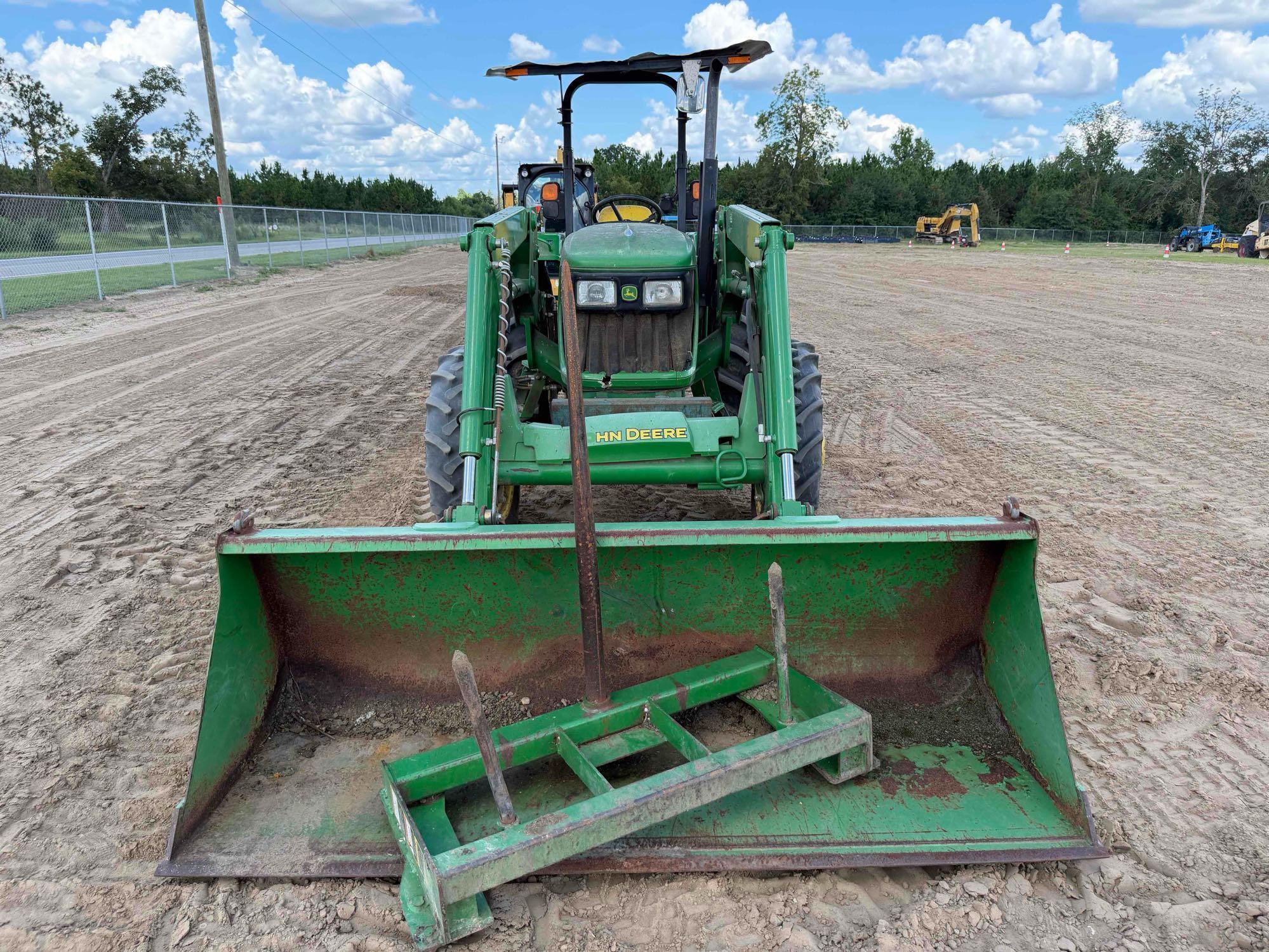 John Deere 5070