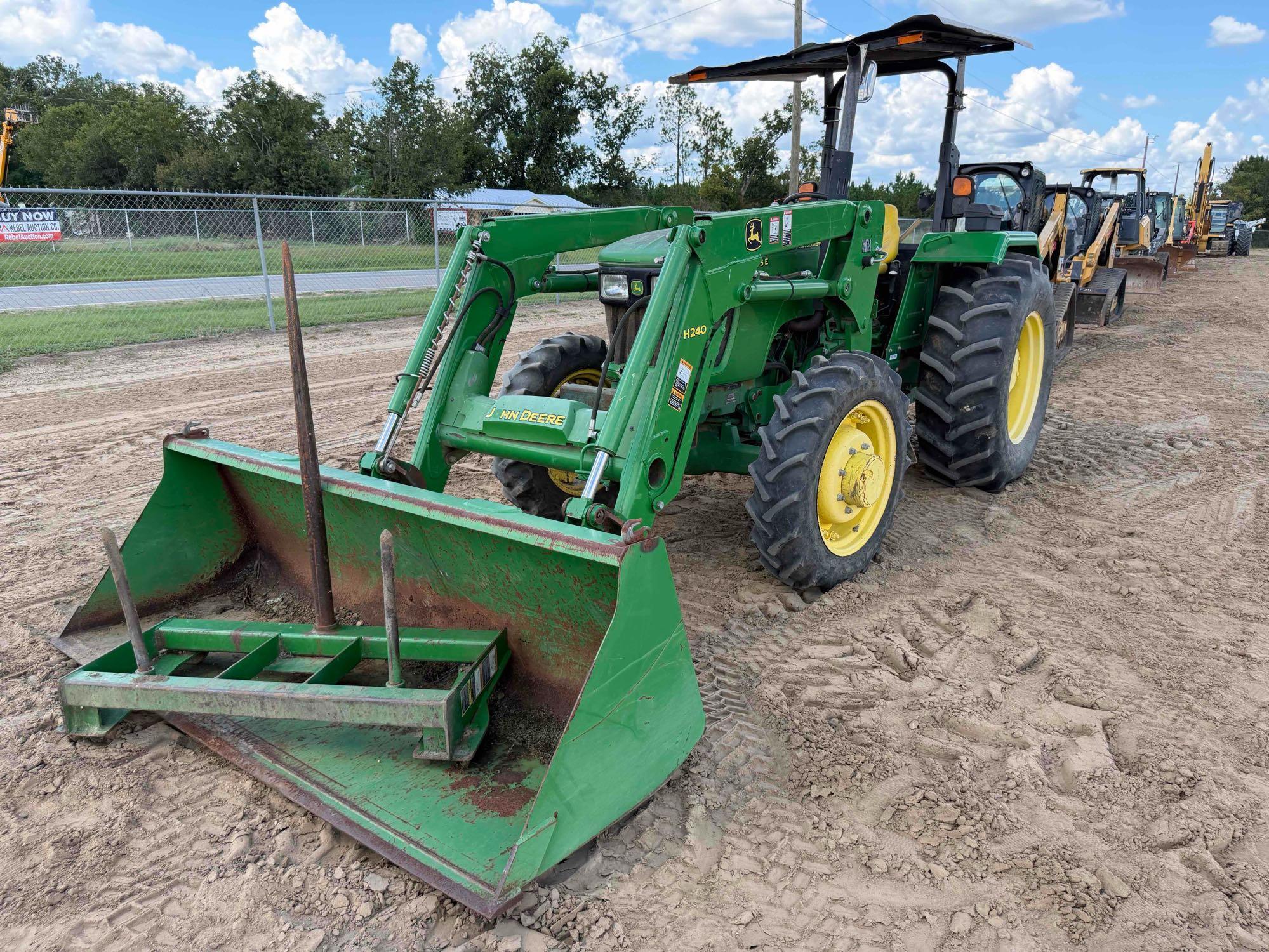 John Deere 5070