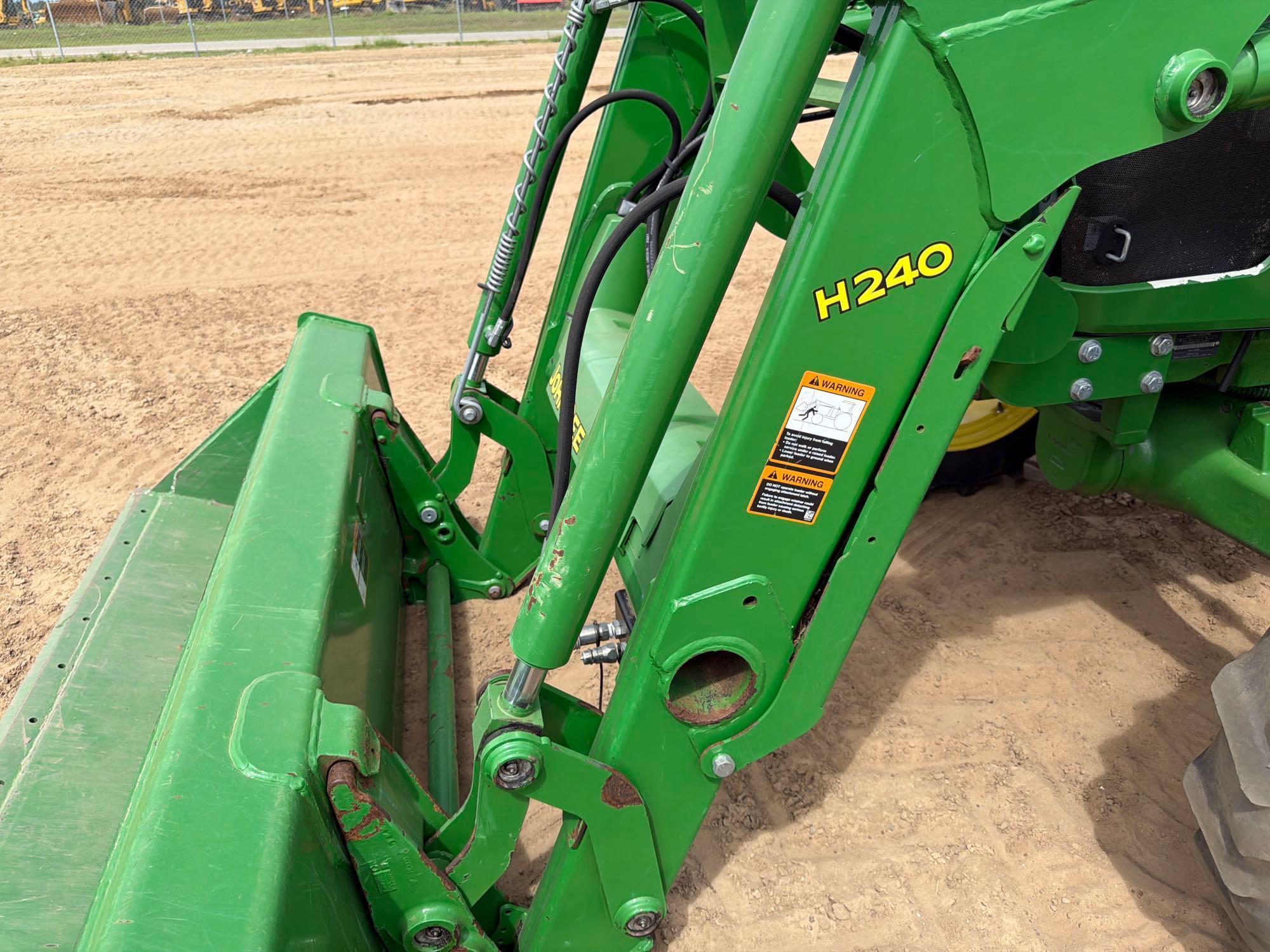 2015 John Deere 5055E
