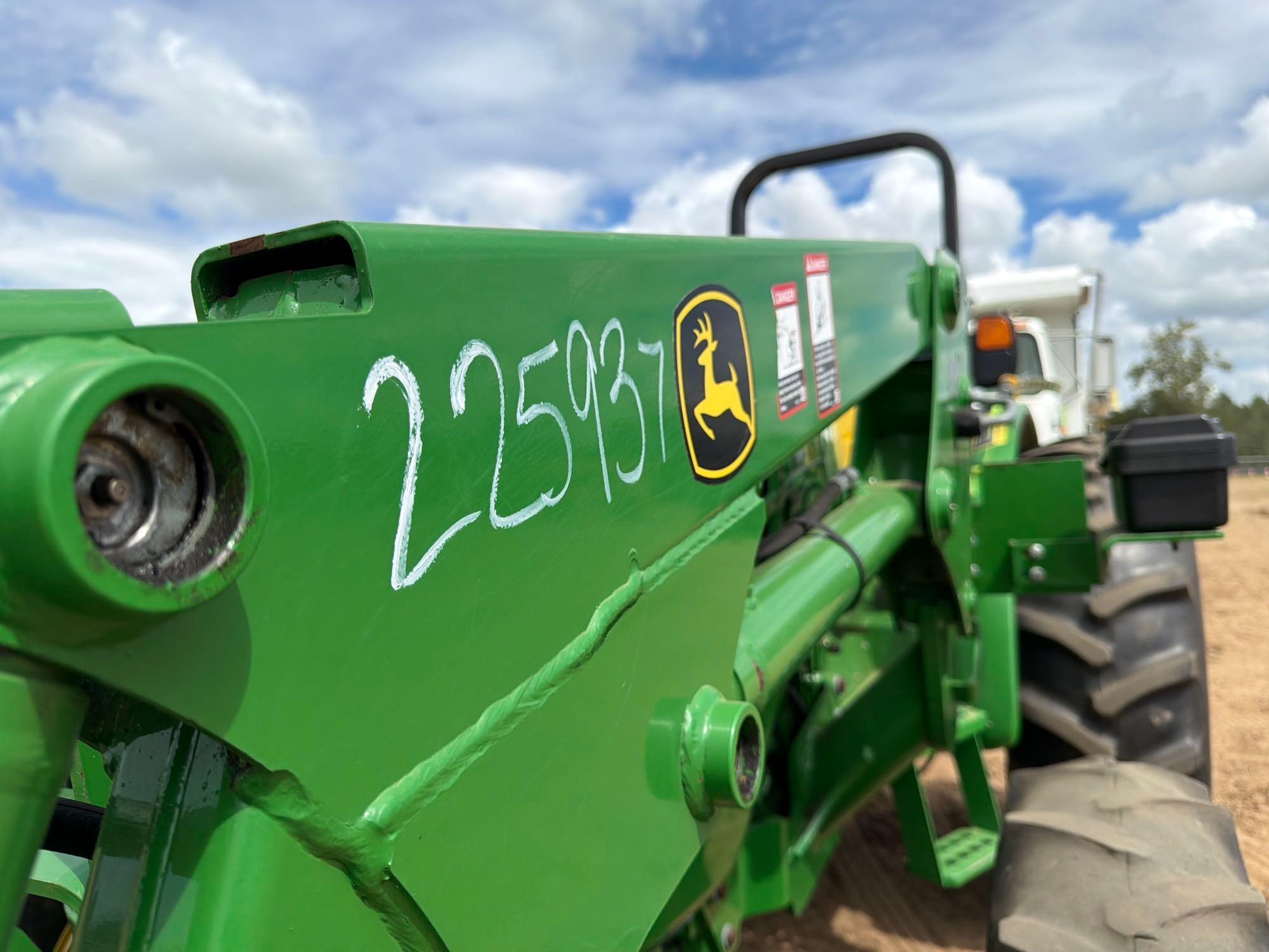 2015 John Deere 5055E