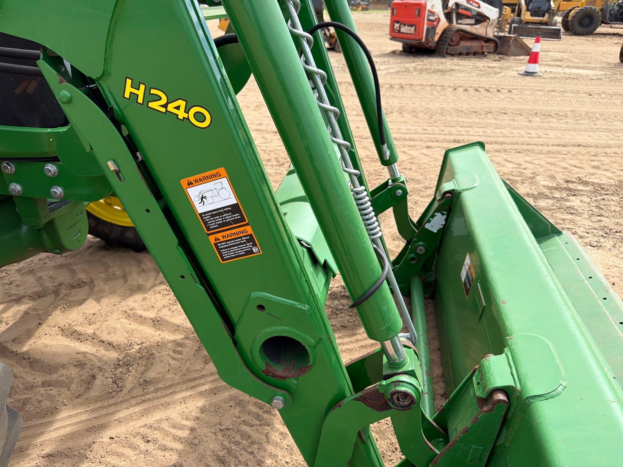 2015 John Deere 5055E