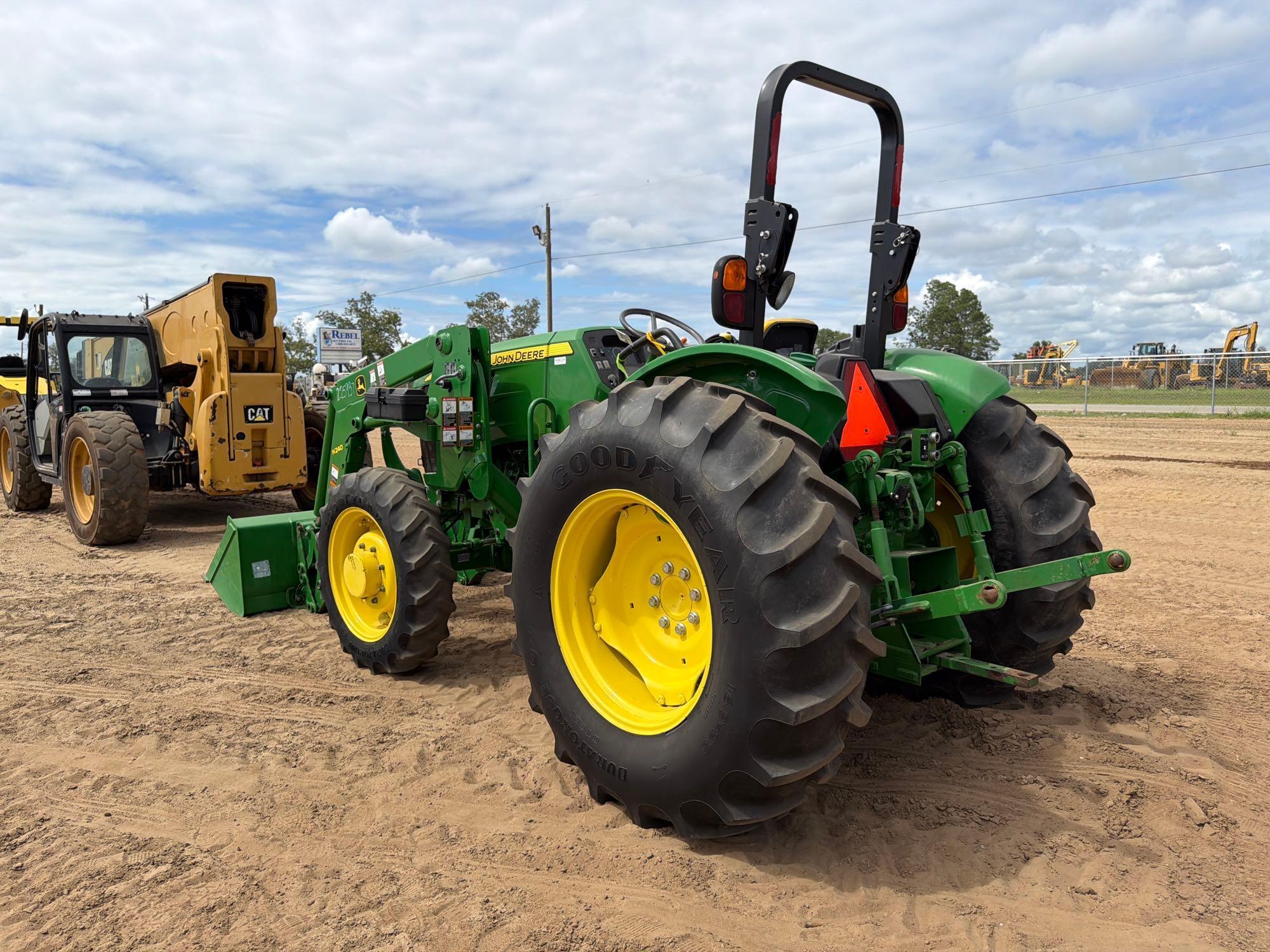 2015 John Deere 5055E