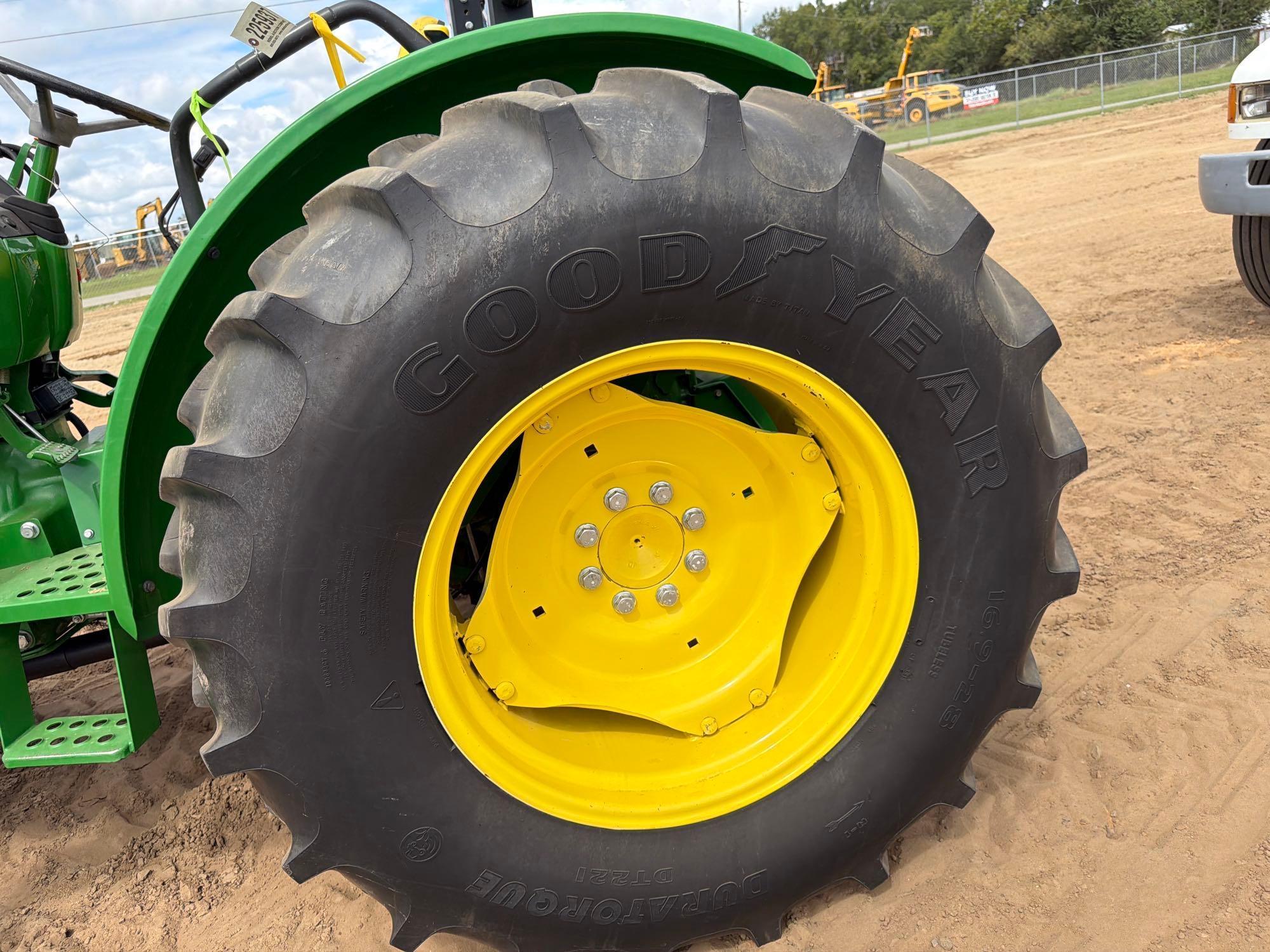 2015 John Deere 5055E