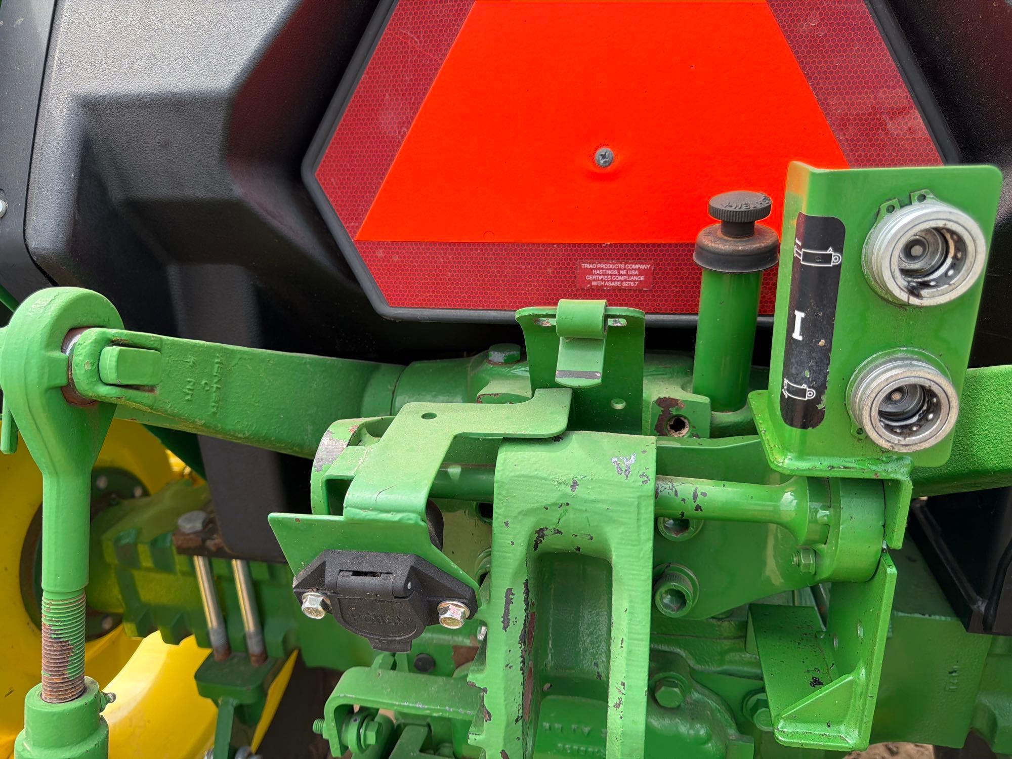 2015 John Deere 5055E