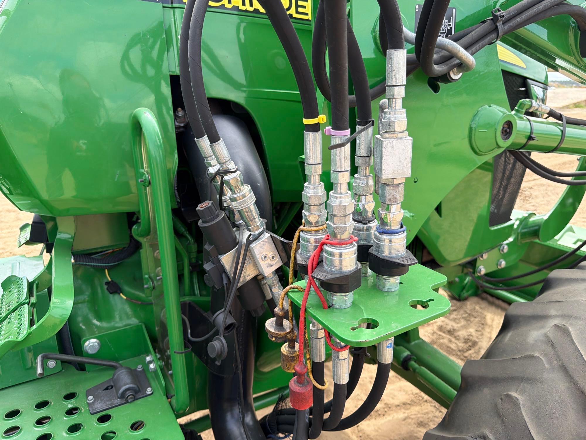 2015 John Deere 5055E