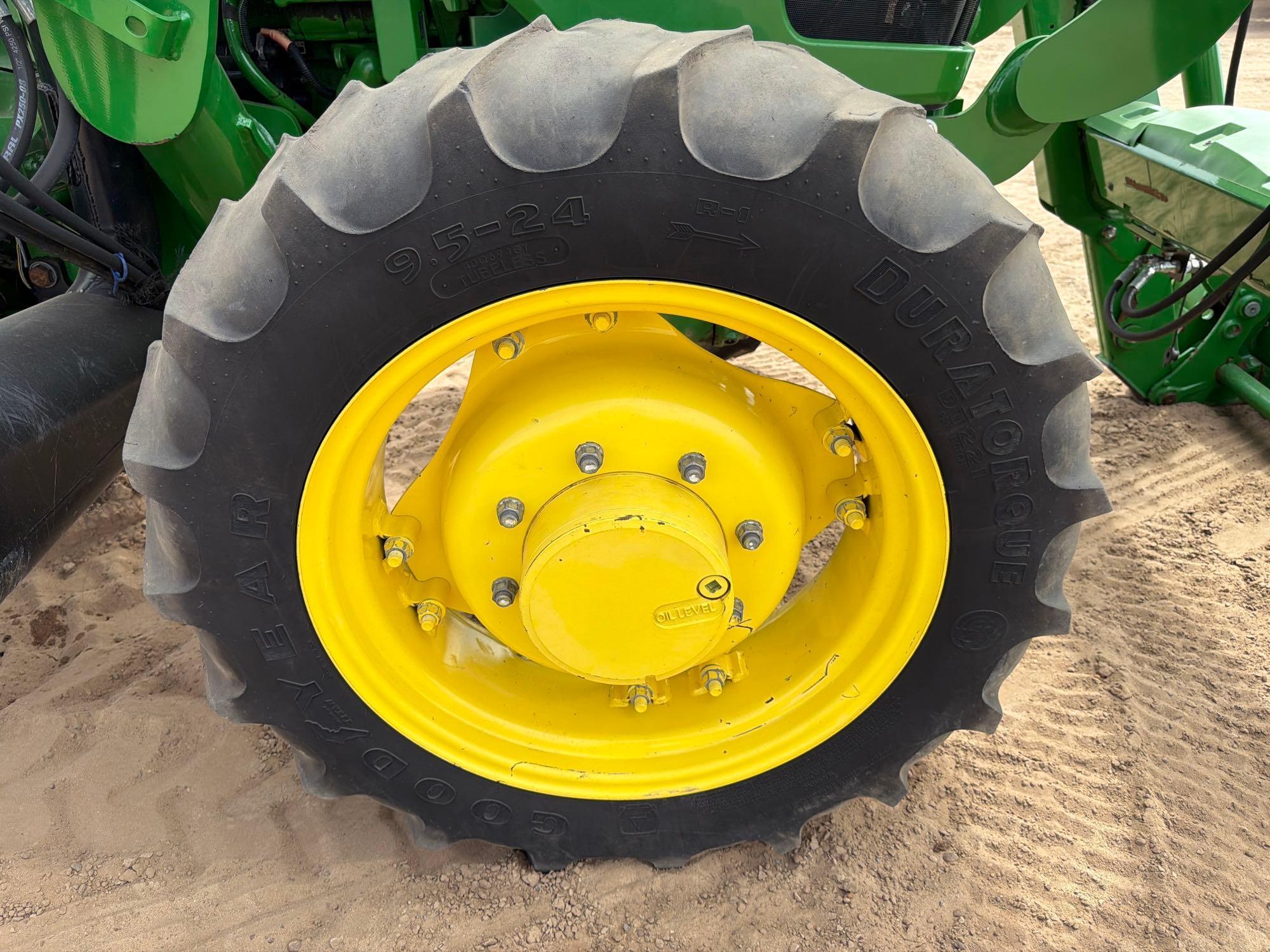 2015 John Deere 5055E