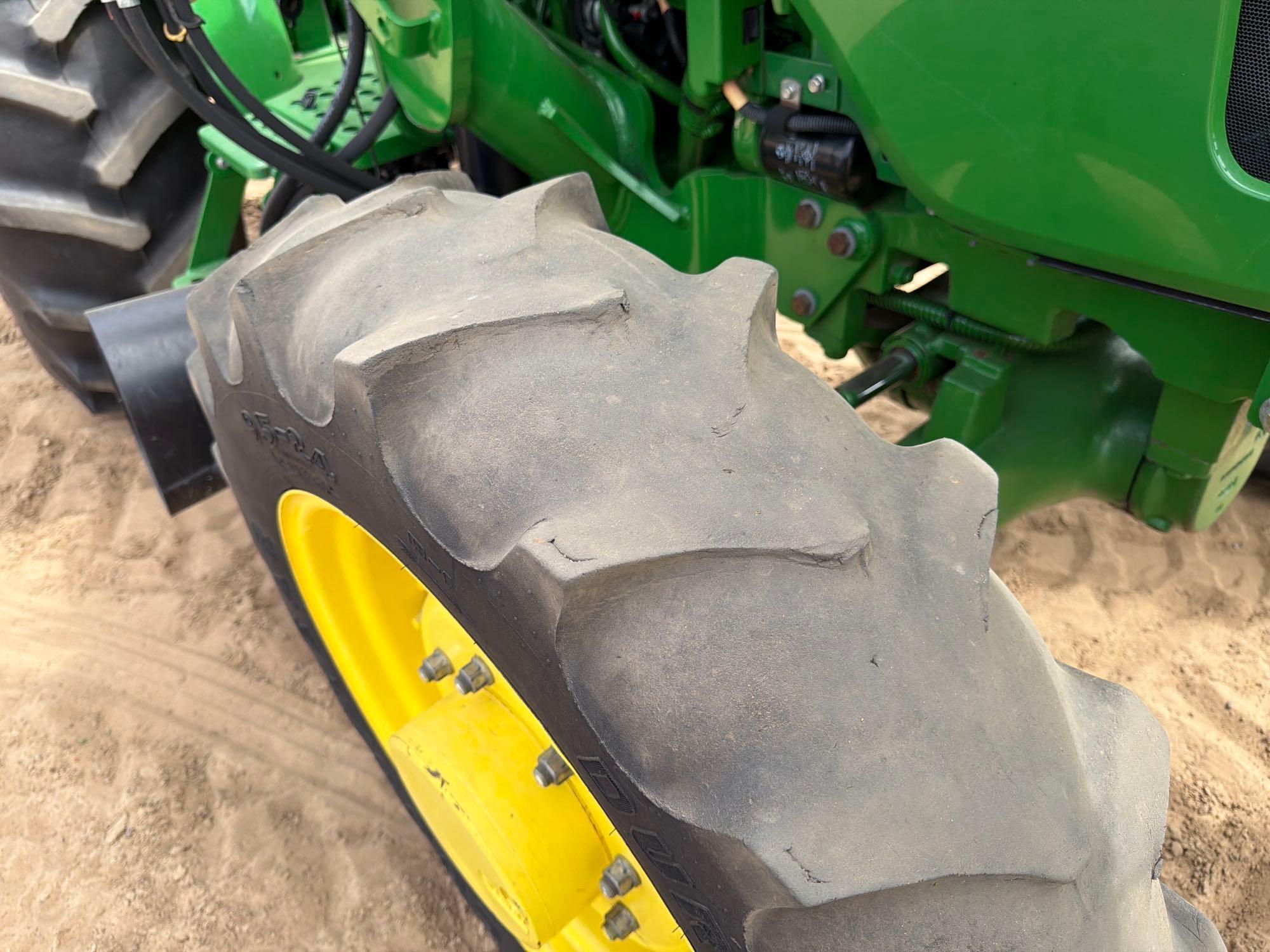 2015 John Deere 5055E