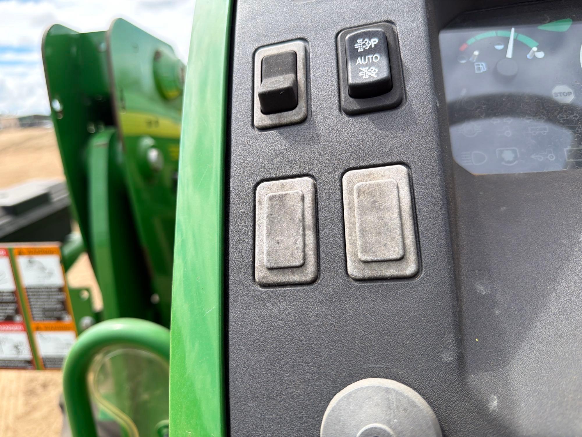2015 John Deere 5055E