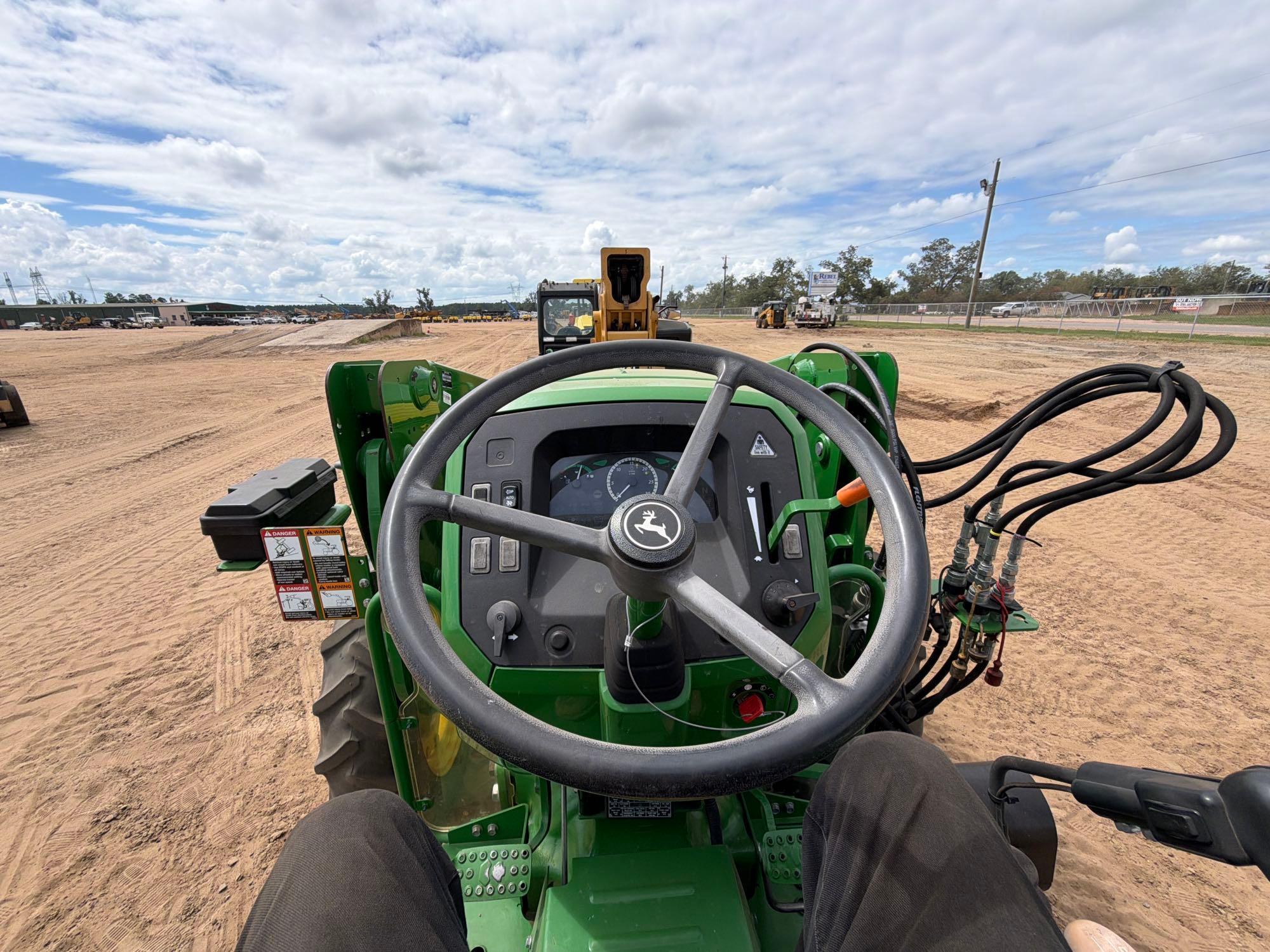 2015 John Deere 5055E