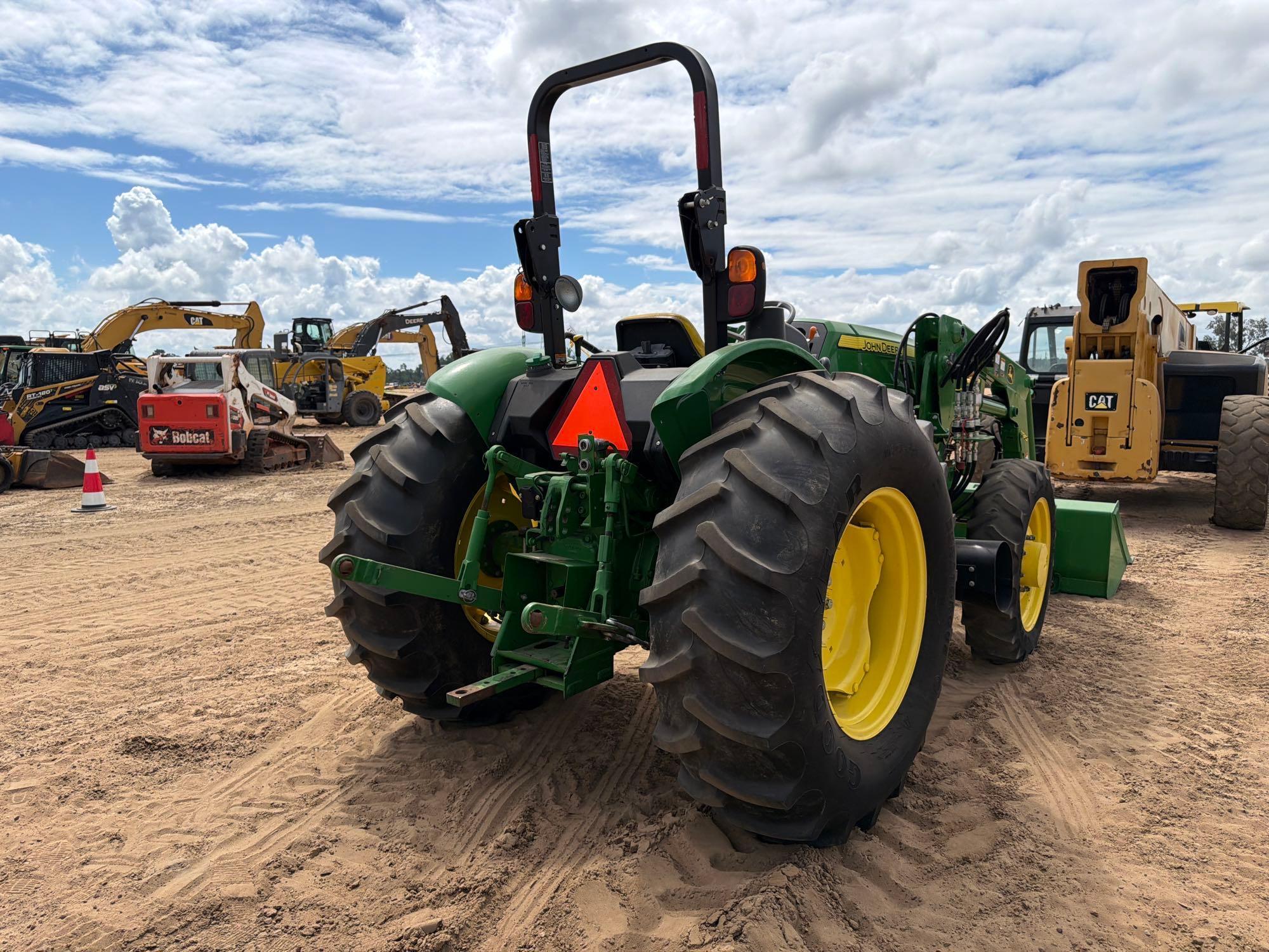 2015 John Deere 5055E