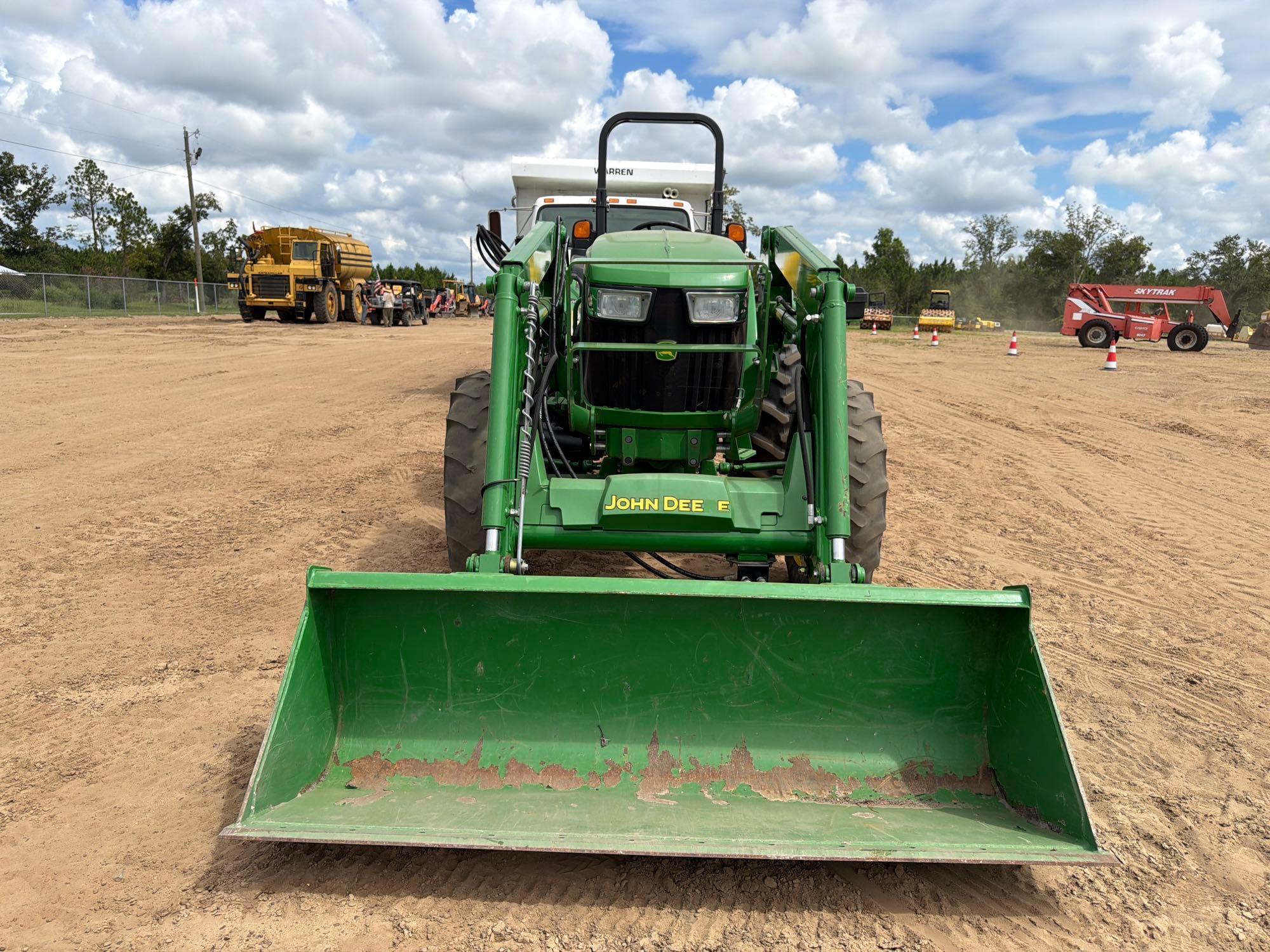 2015 John Deere 5055E