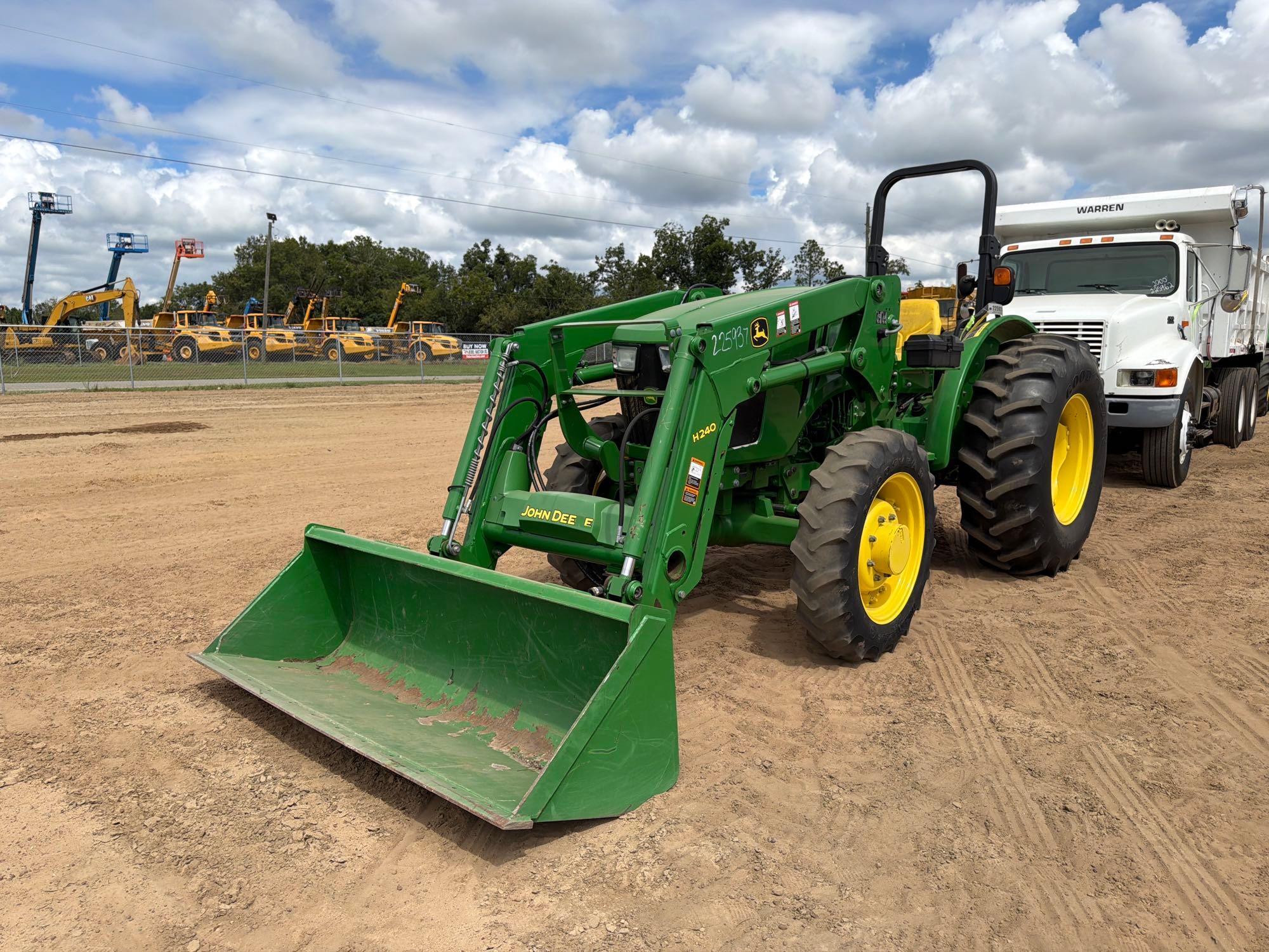2015 John Deere 5055E