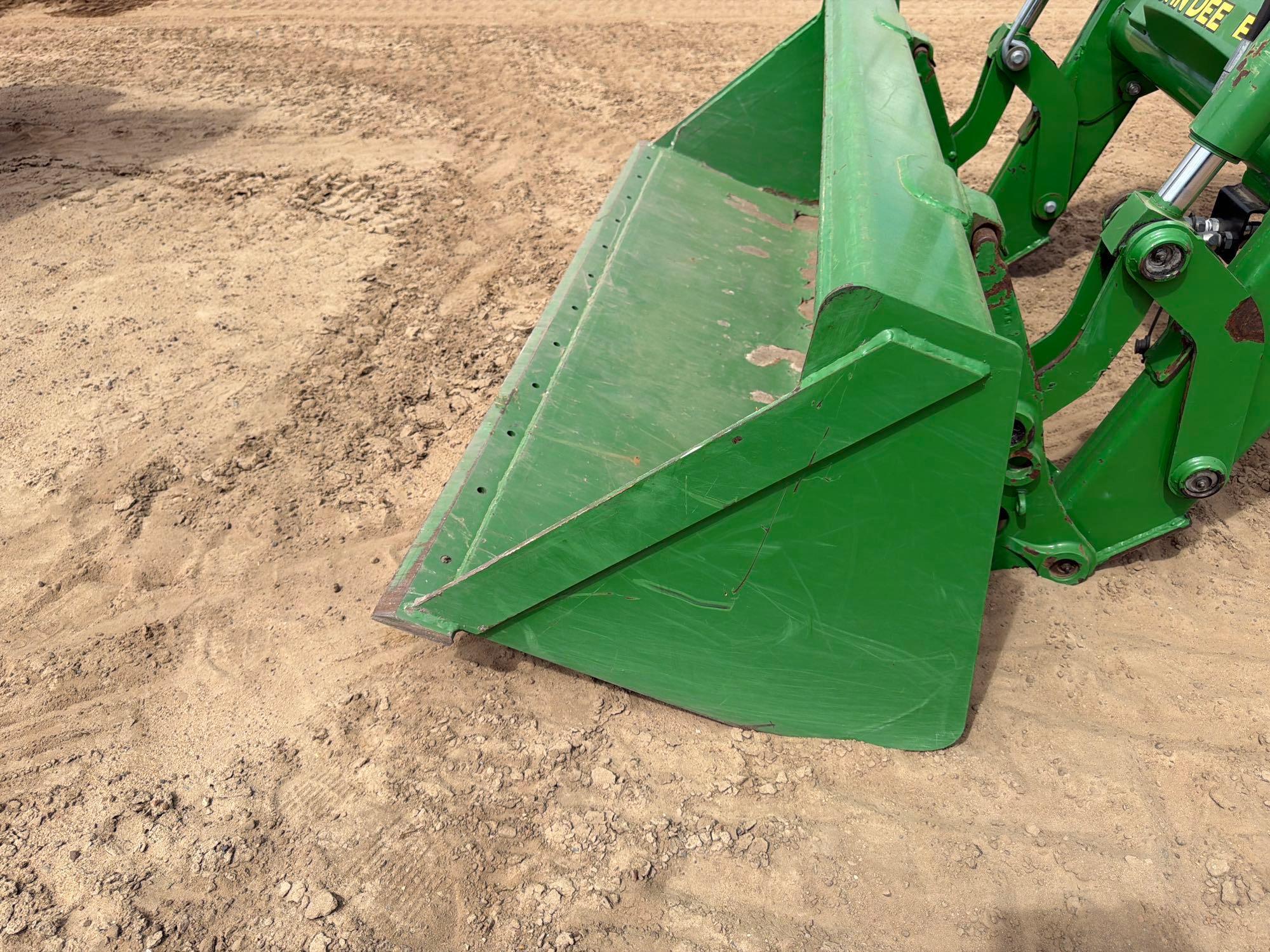 2015 John Deere 5055E