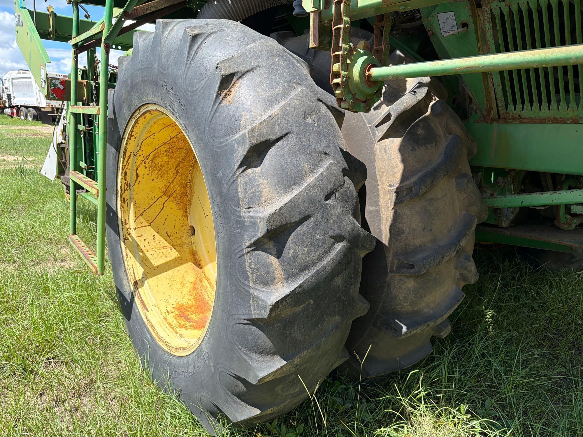 John Deere 9965