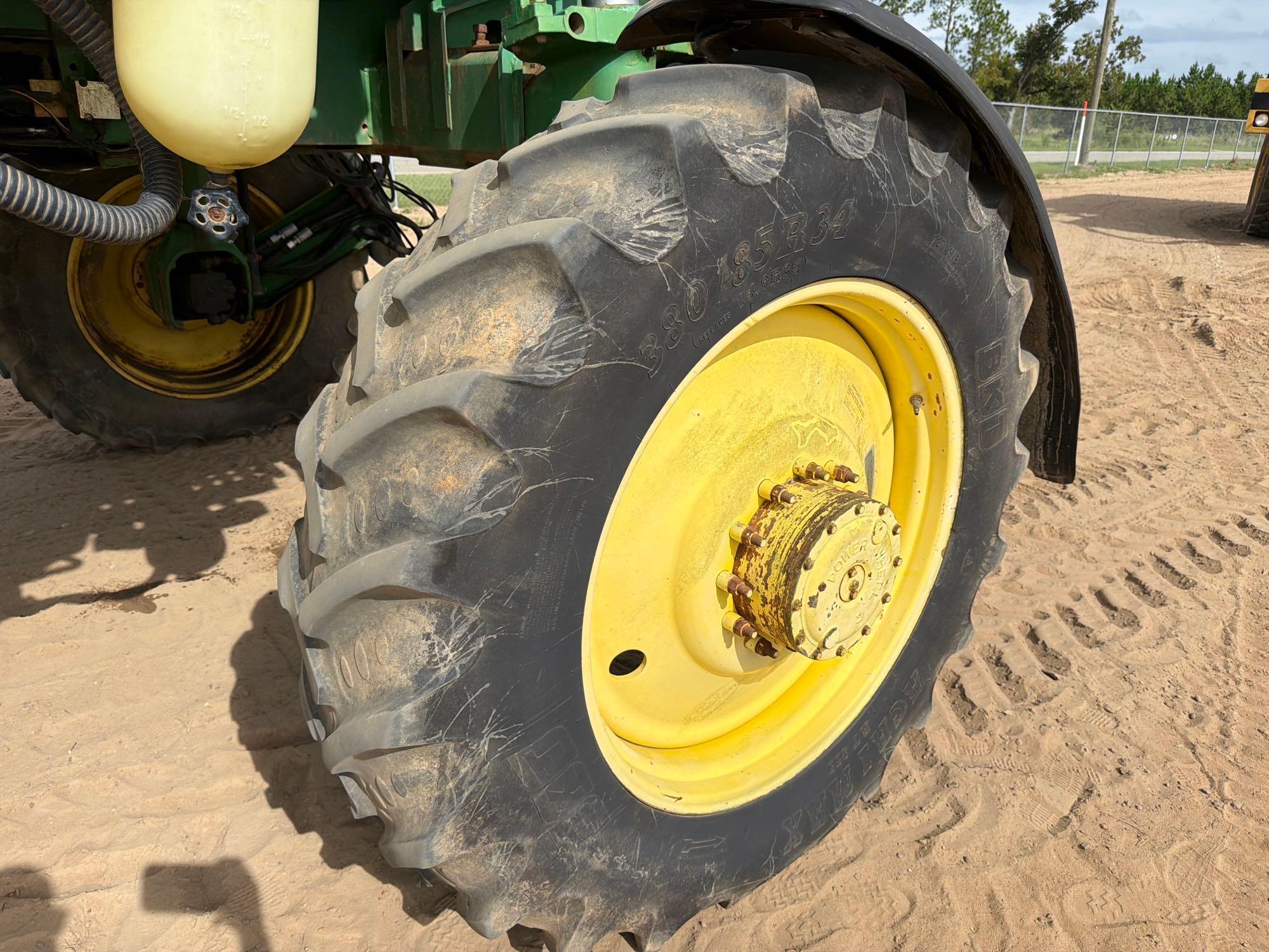 John Deere 4700