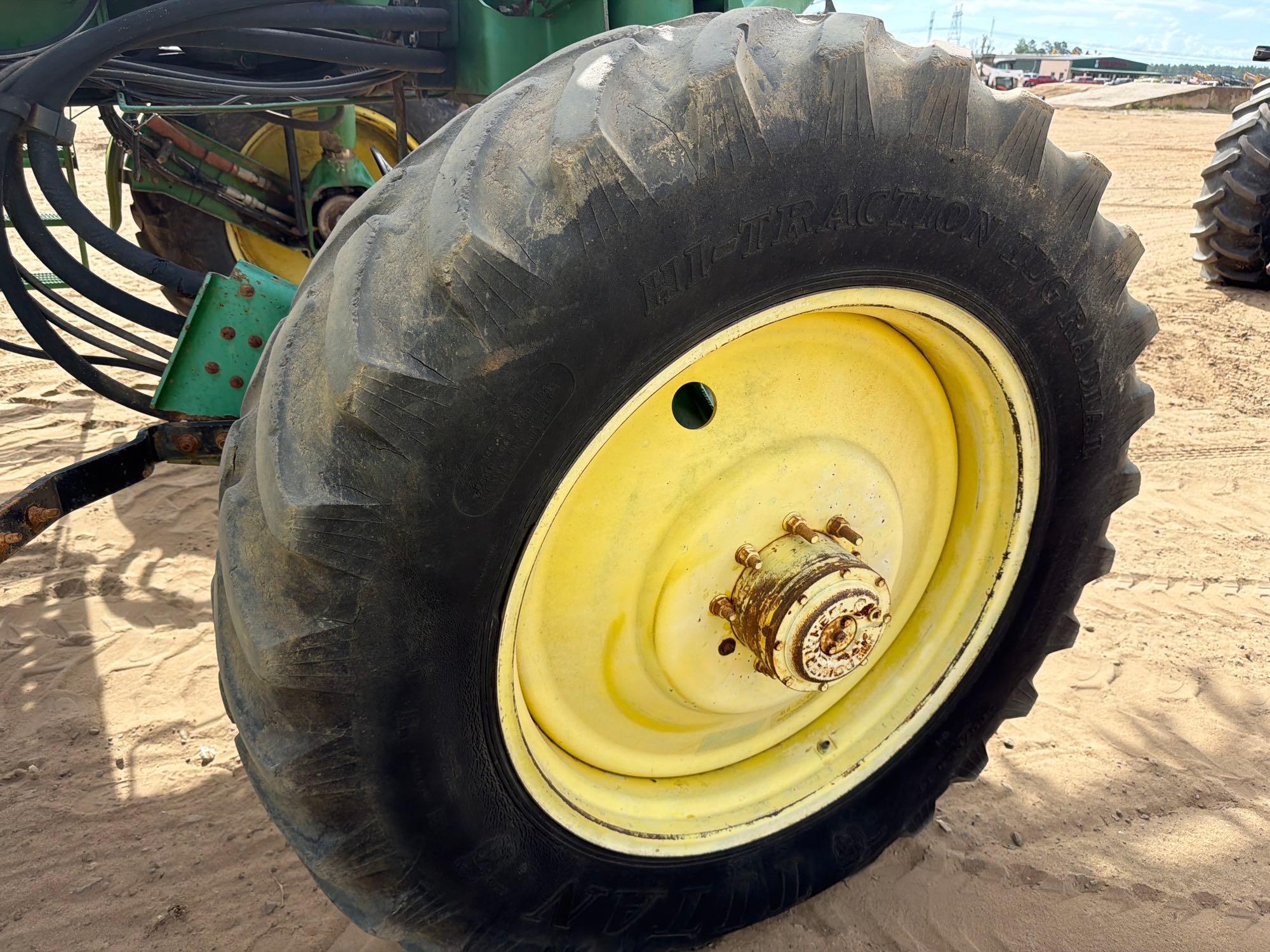 John Deere 4700