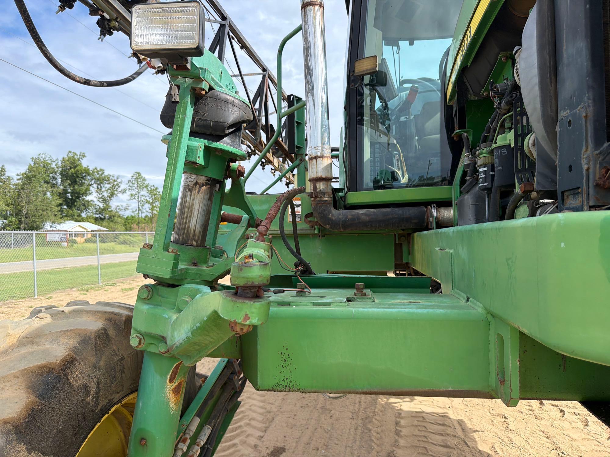John Deere 4700