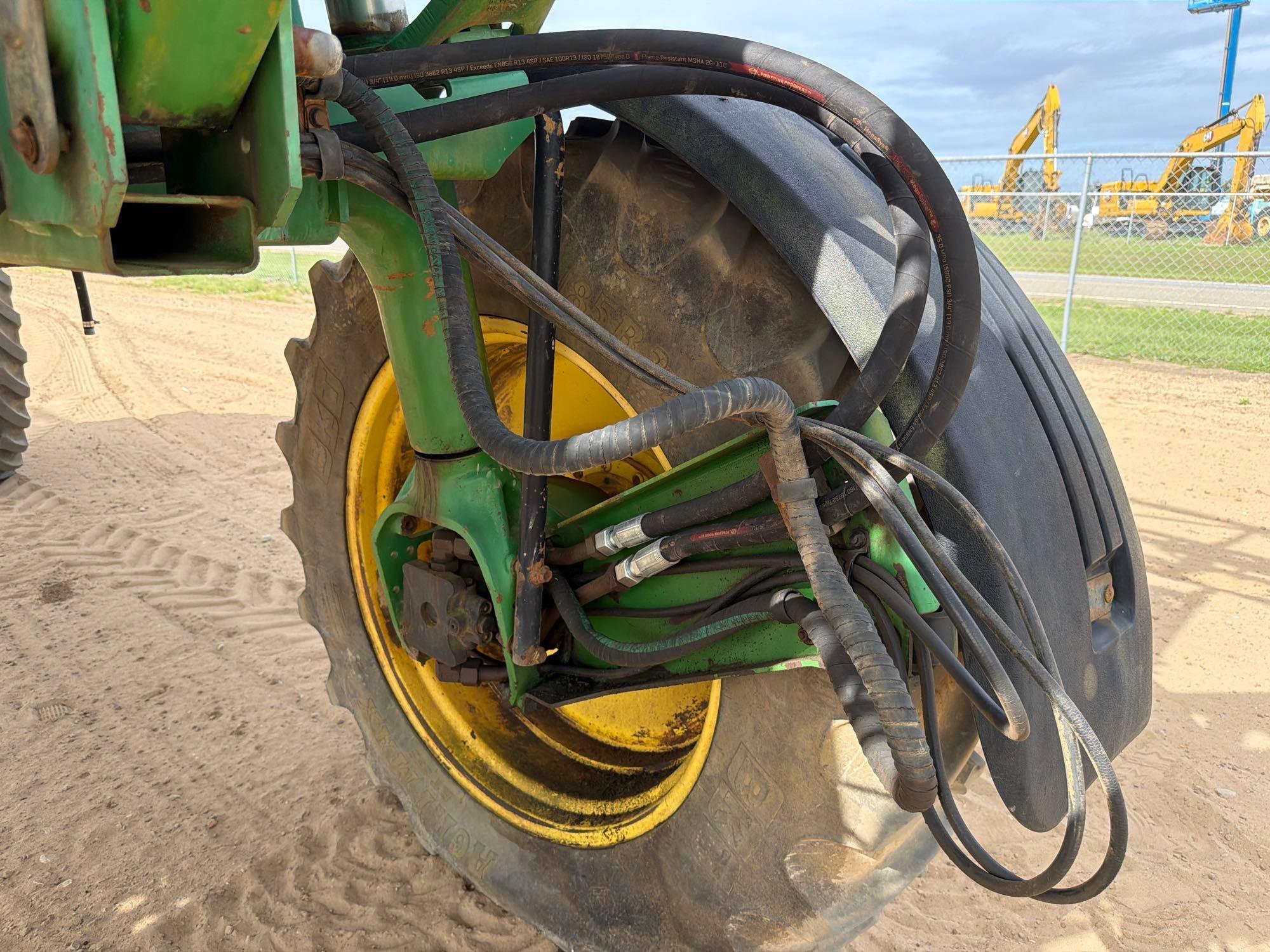John Deere 4700