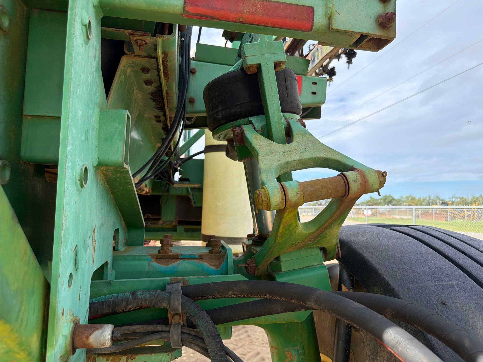 John Deere 4700