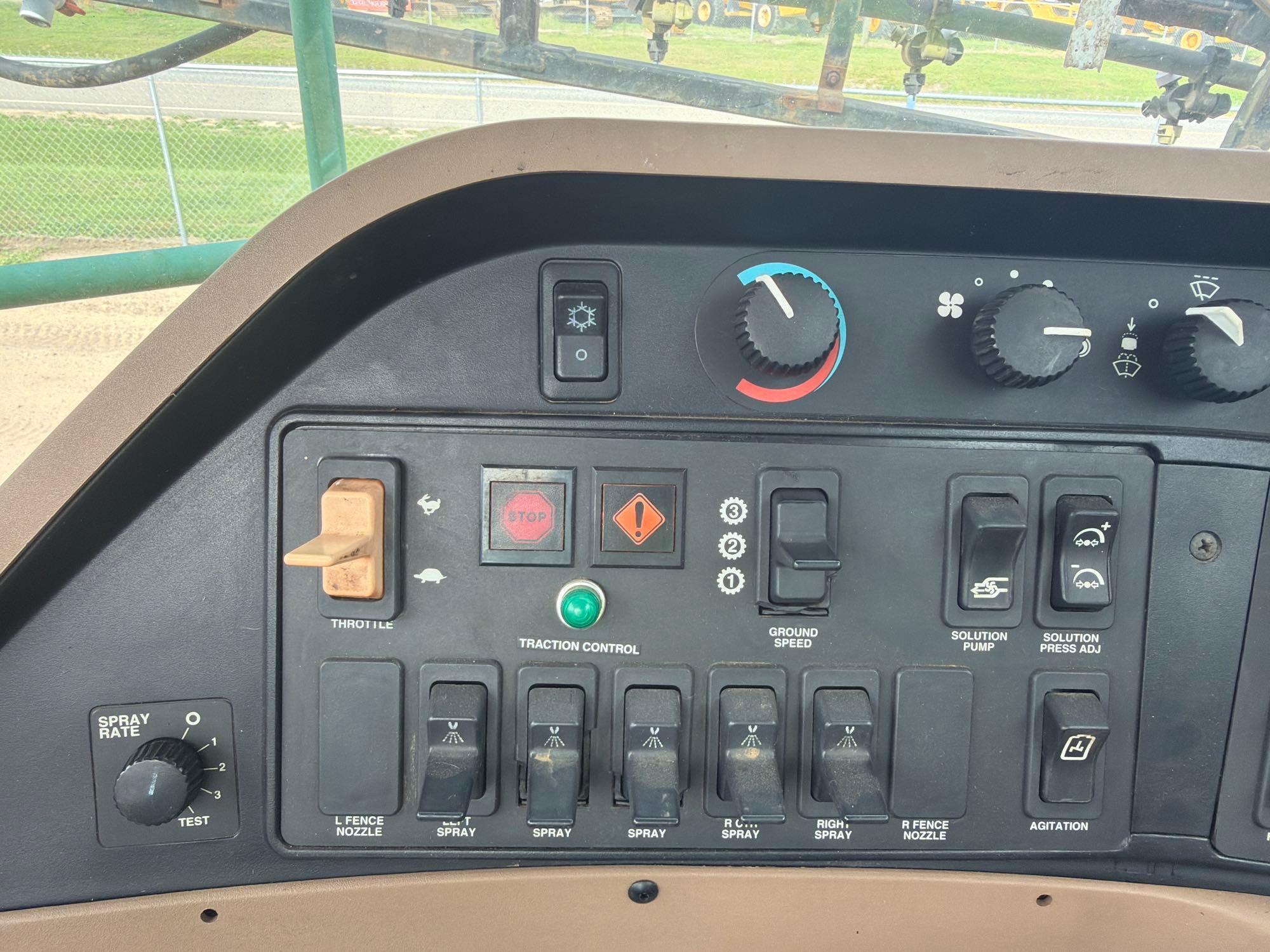 John Deere 4700