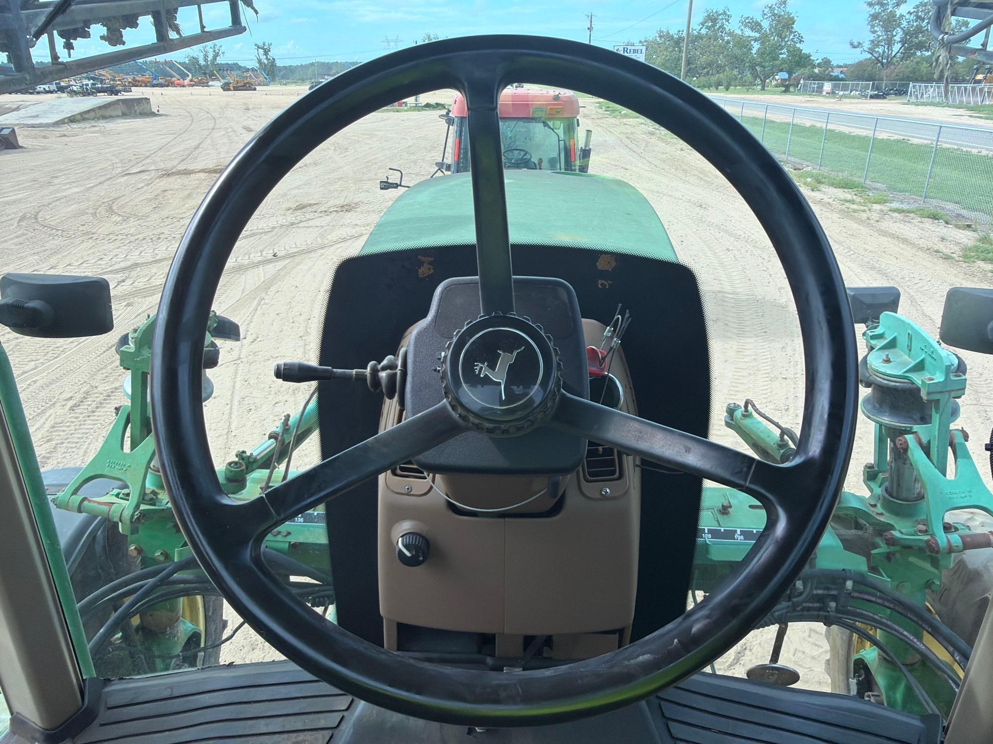 John Deere 4700