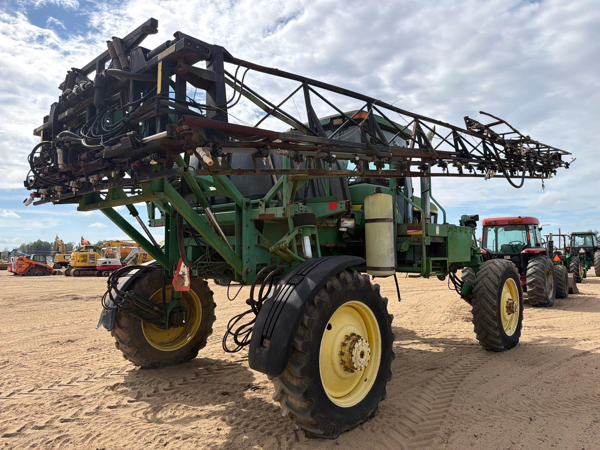 John Deere 4700