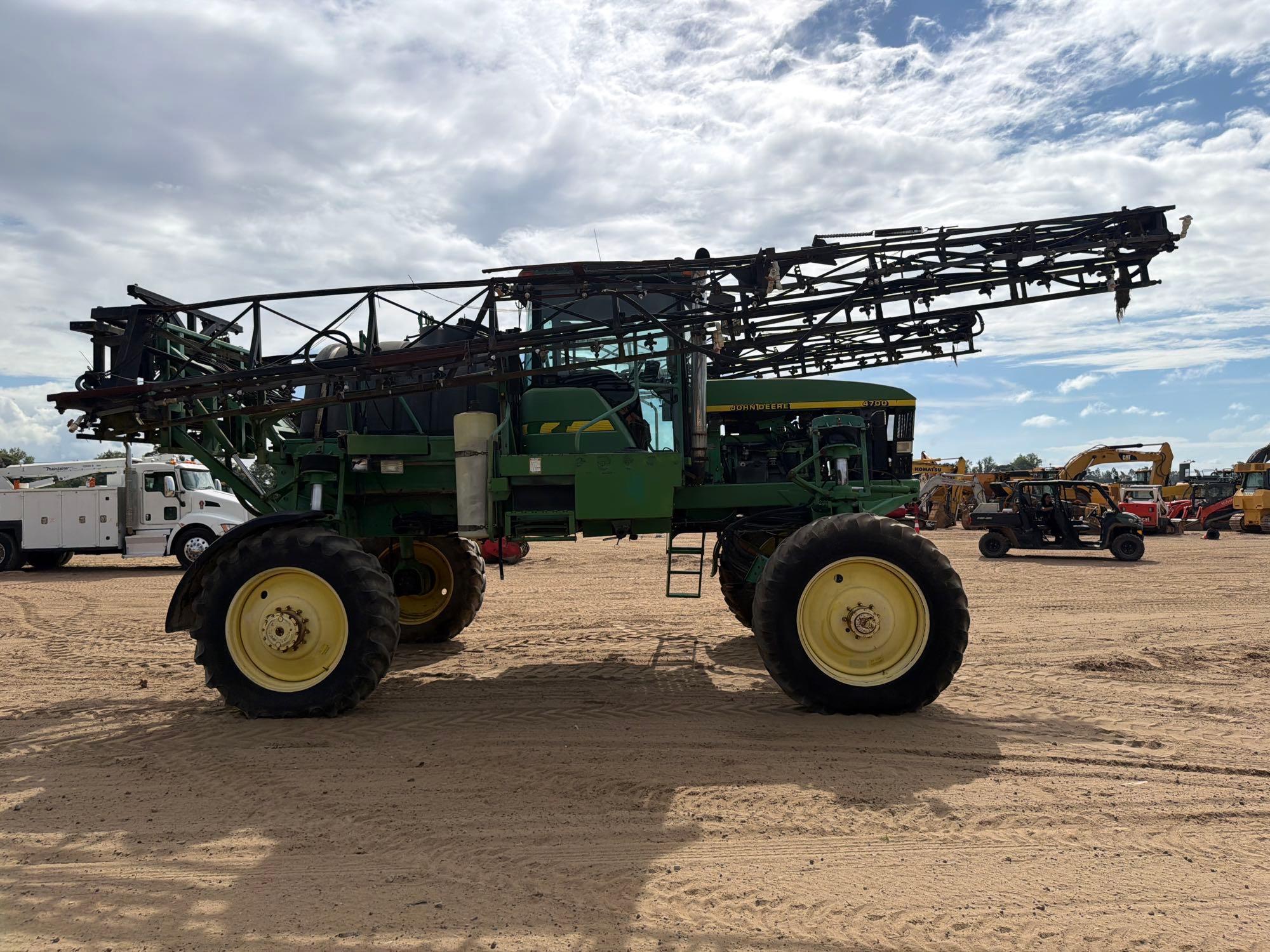 John Deere 4700