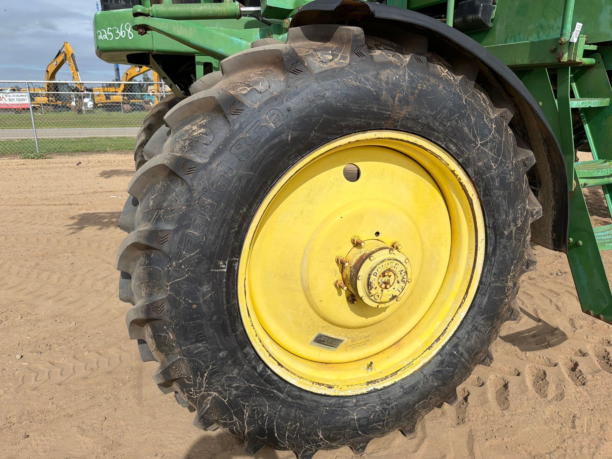 John Deere 4700