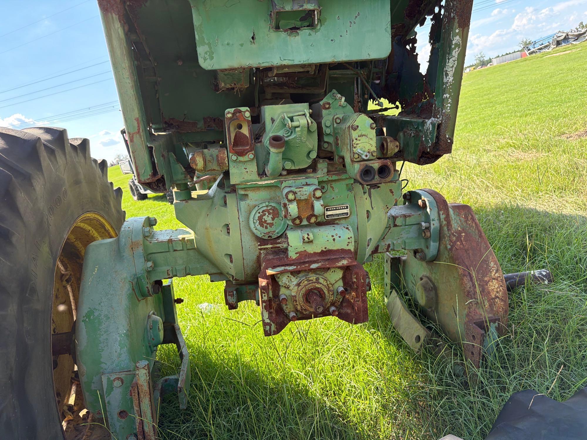 John Deere 4240