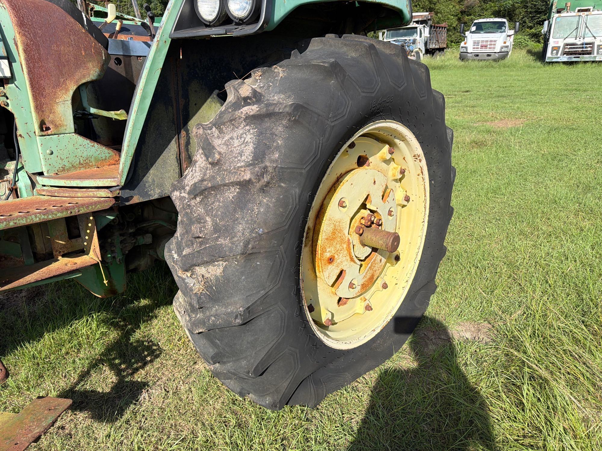 John Deere 4040