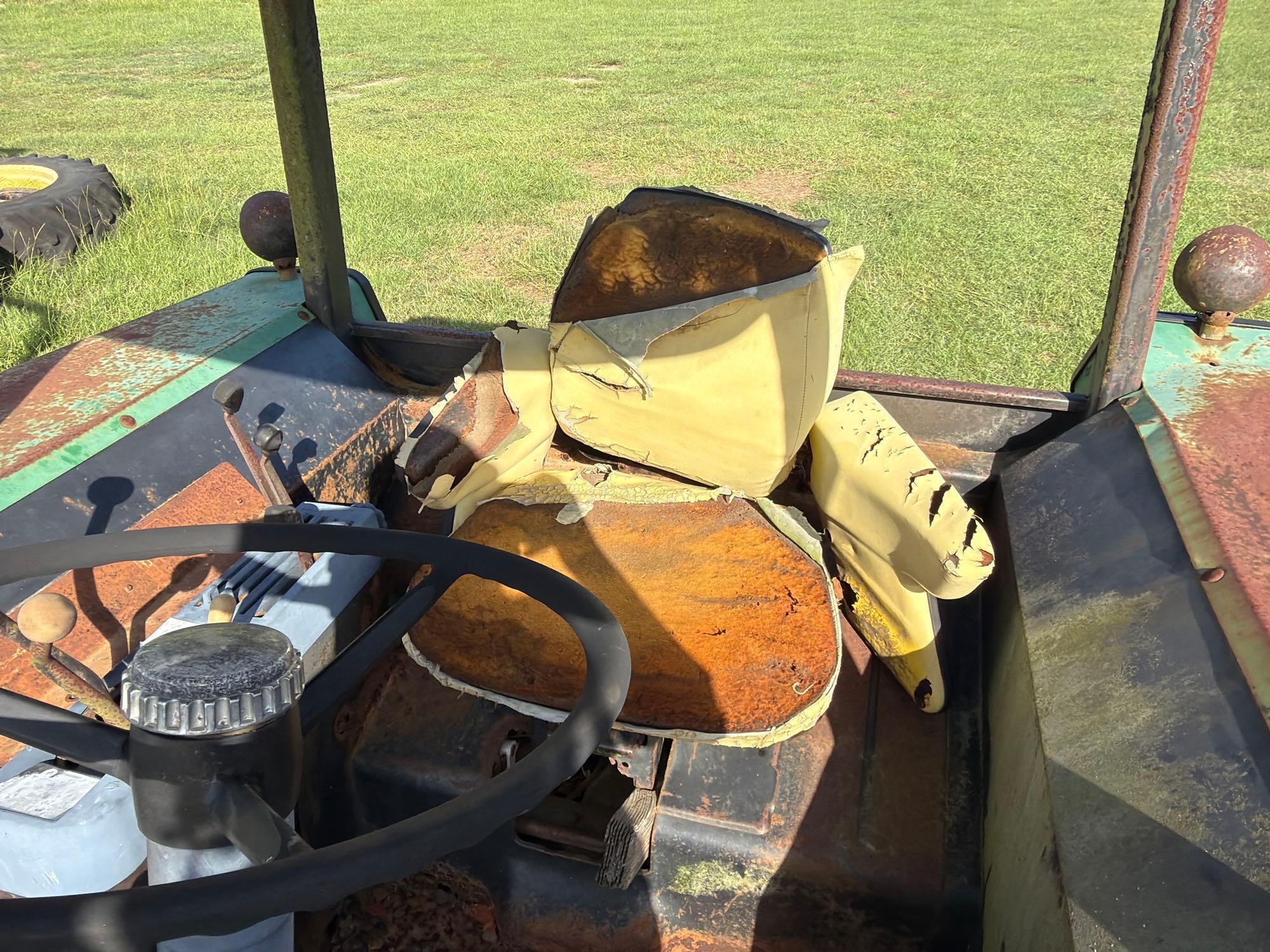 John Deere 4040