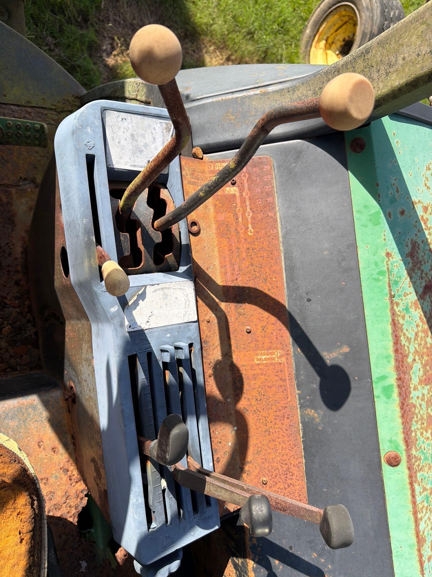 John Deere 4040