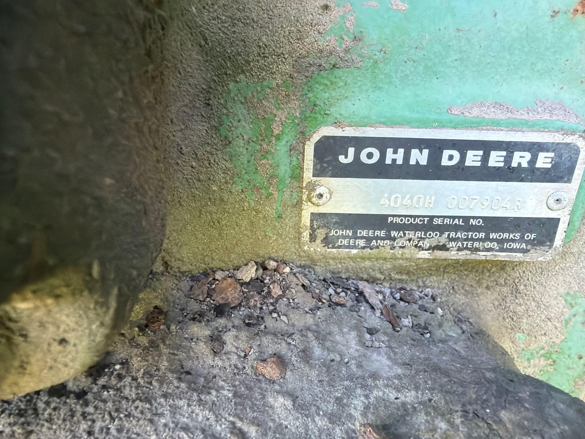 John Deere 4040