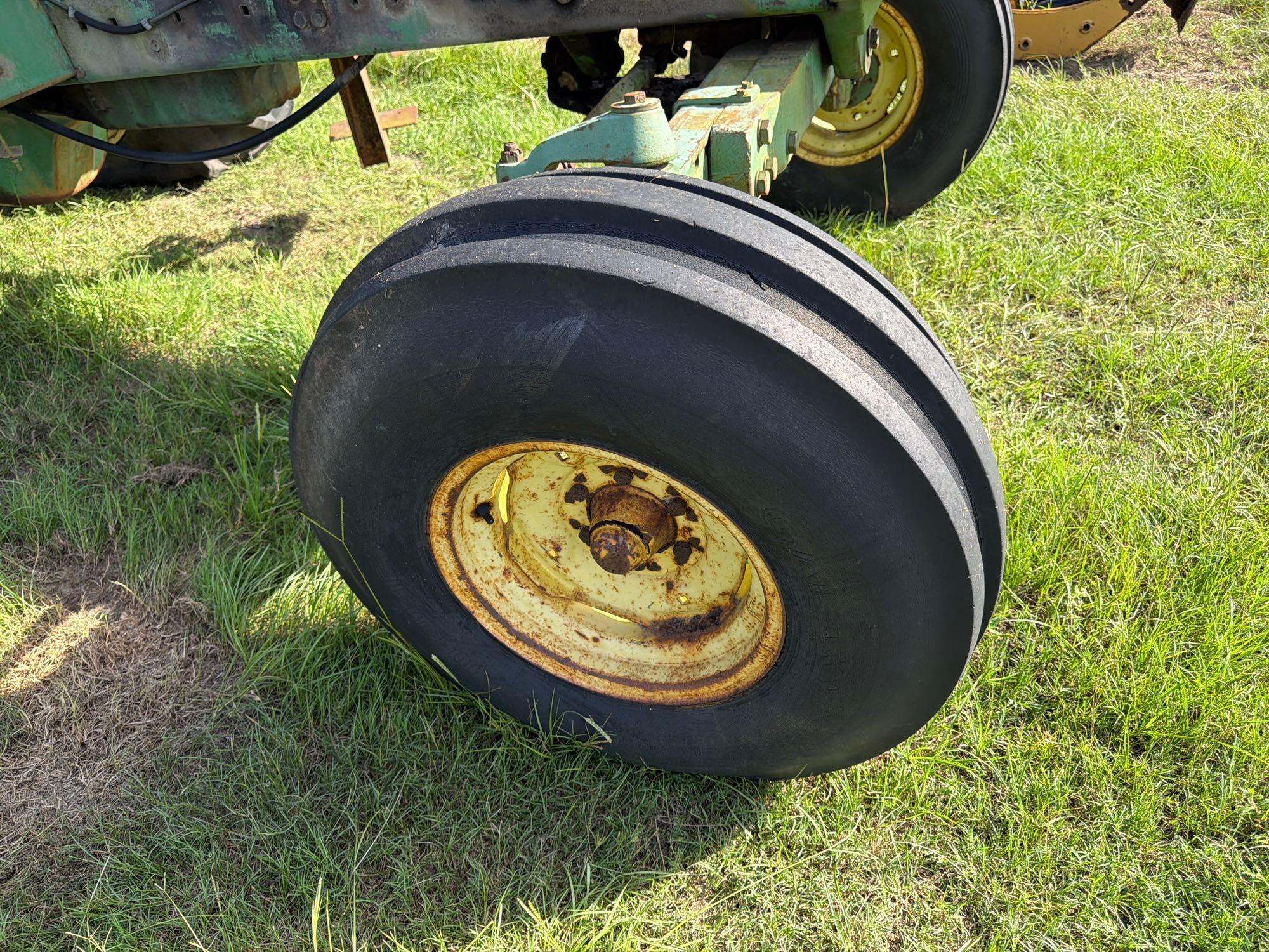 John Deere 4040