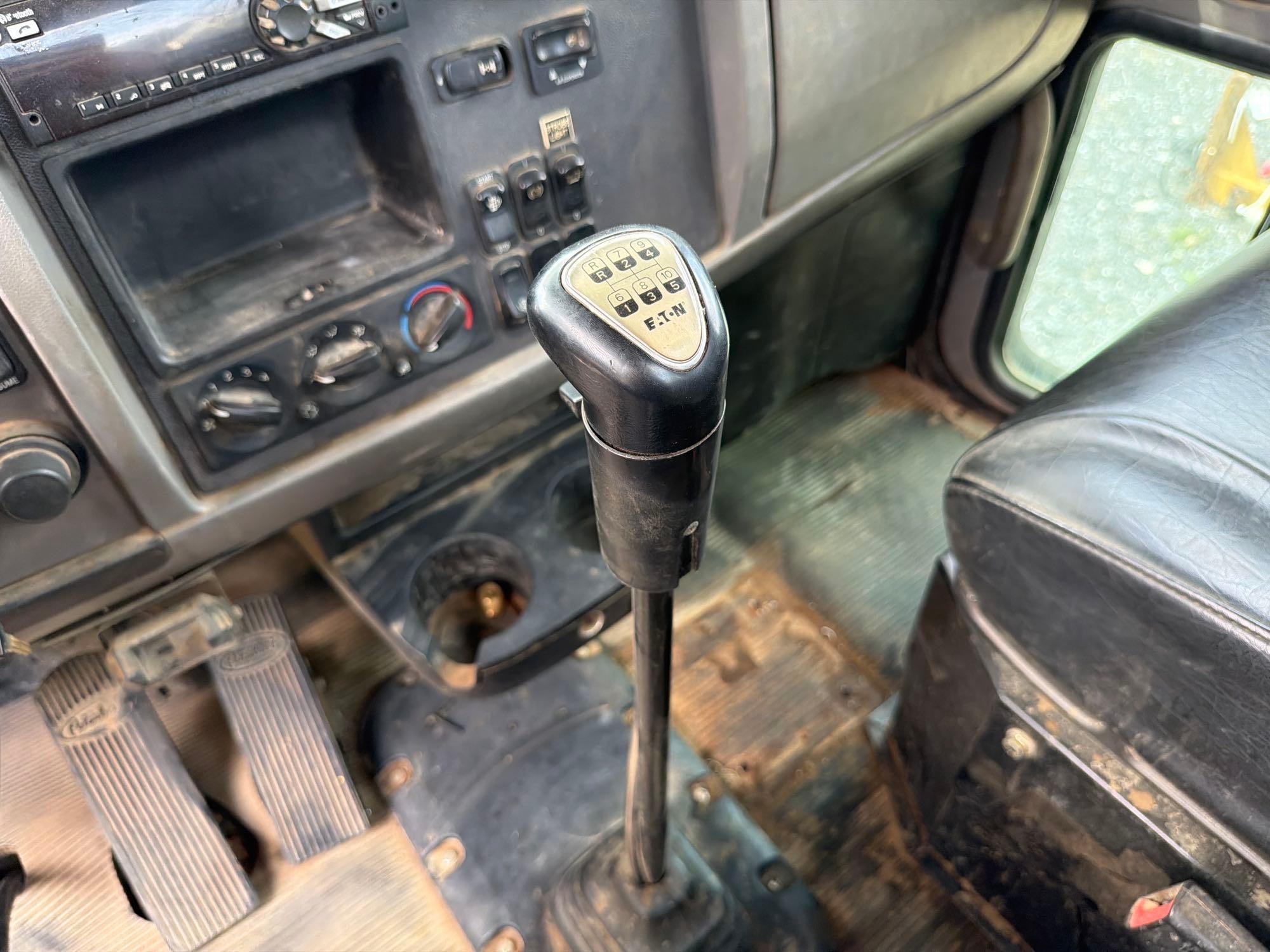 2016 Peterbilt 337