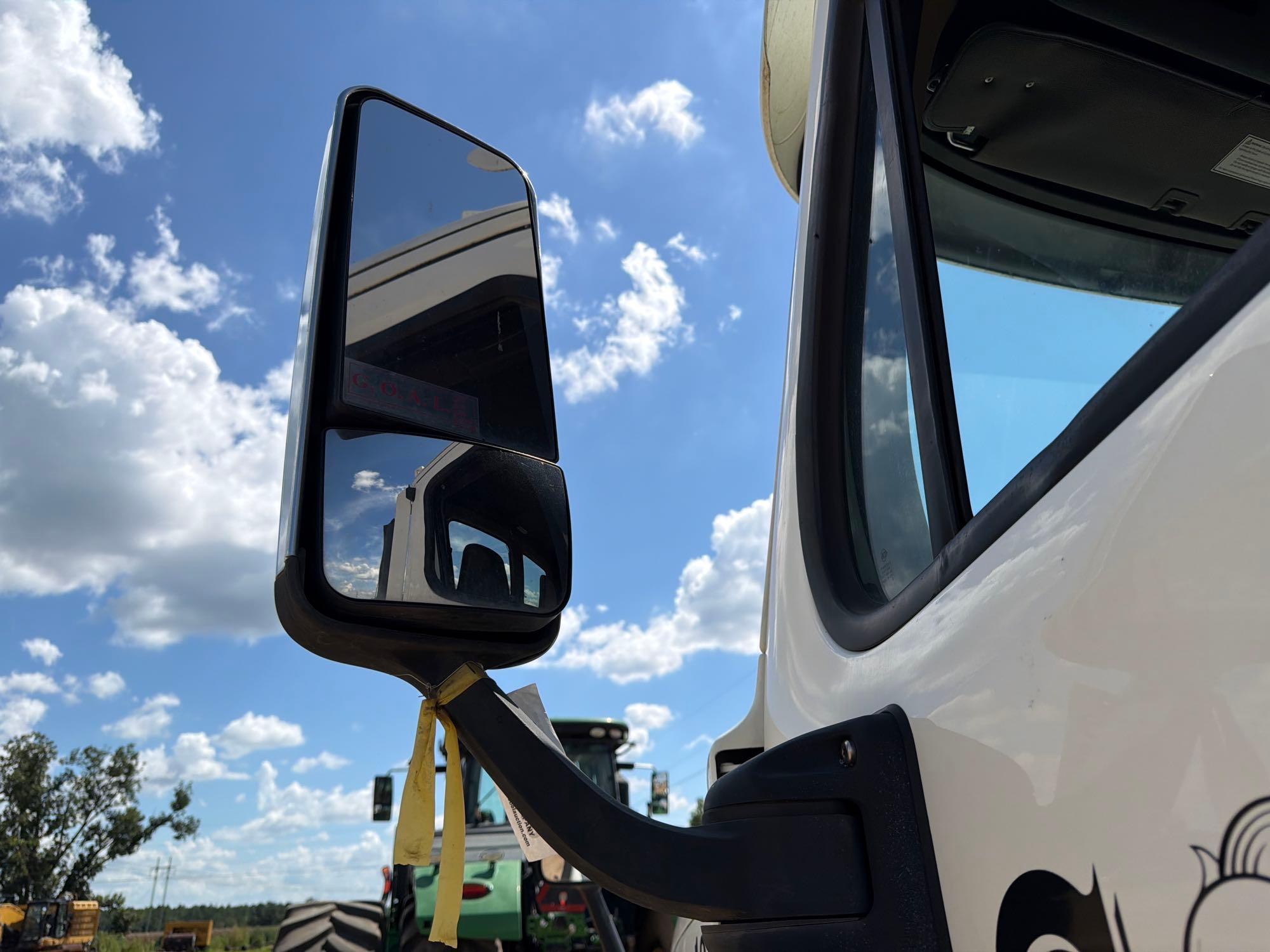 2016 Freightliner 125